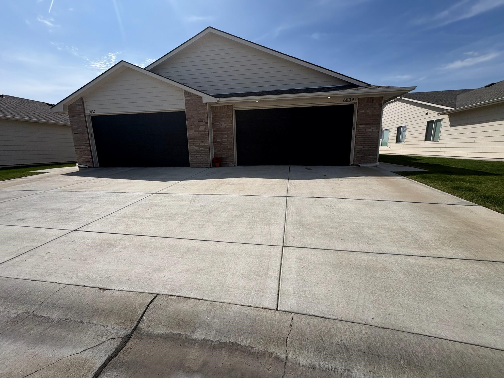 6837-6839 W Kollmeyer Property Photo 3
