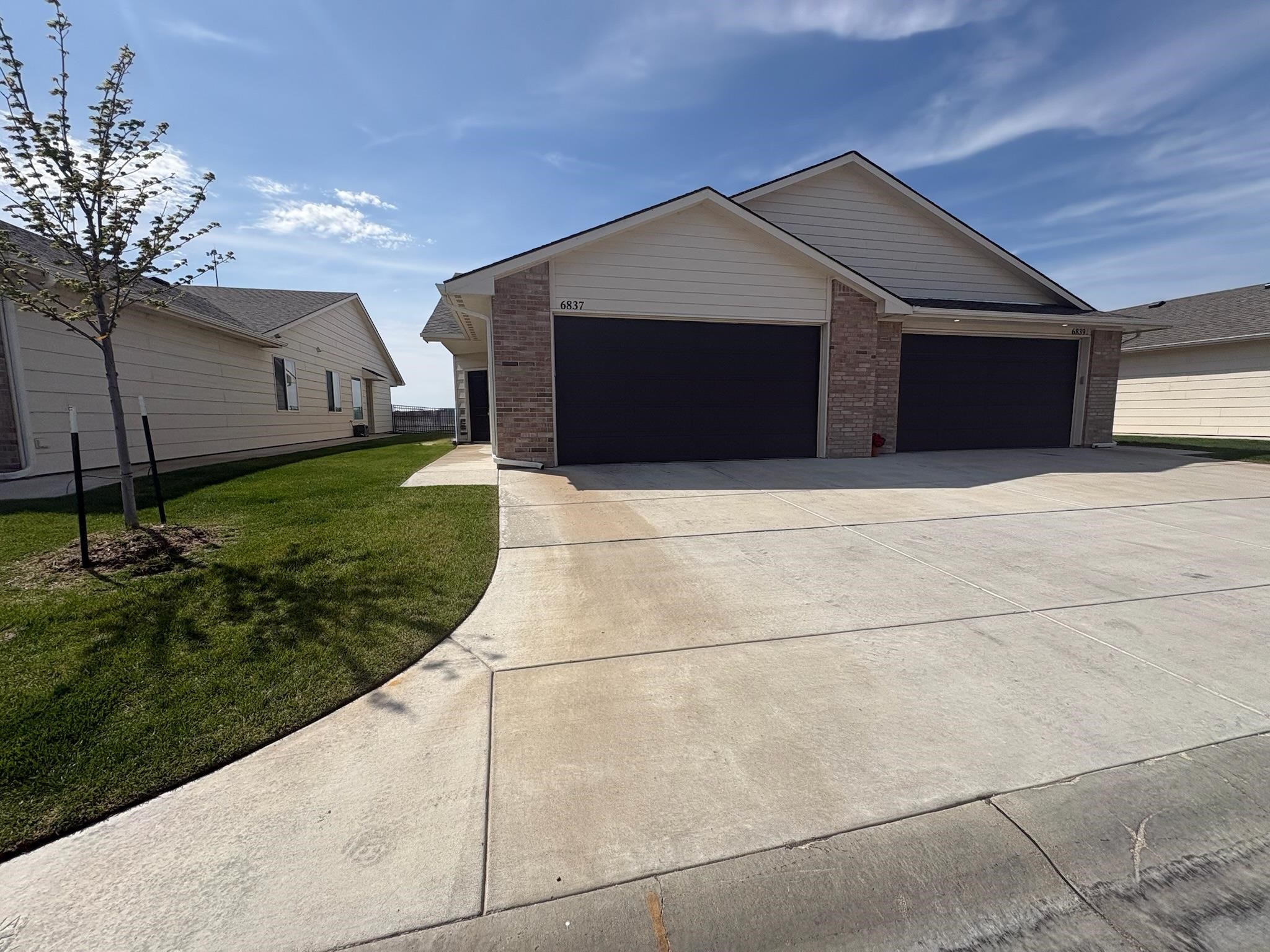 6837-6839 W Kollmeyer Property Photo 5