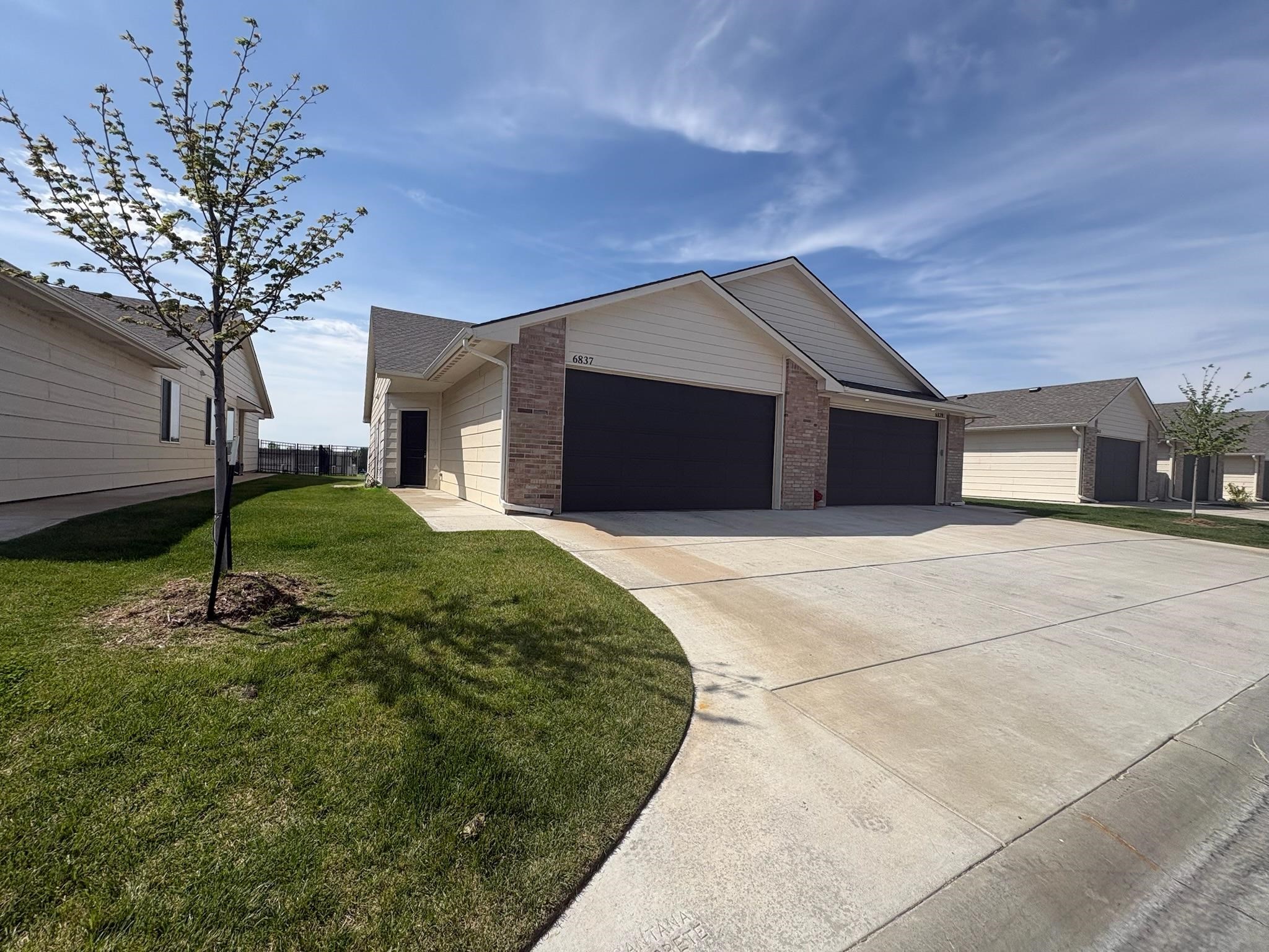6837-6839 W Kollmeyer Property Photo 6