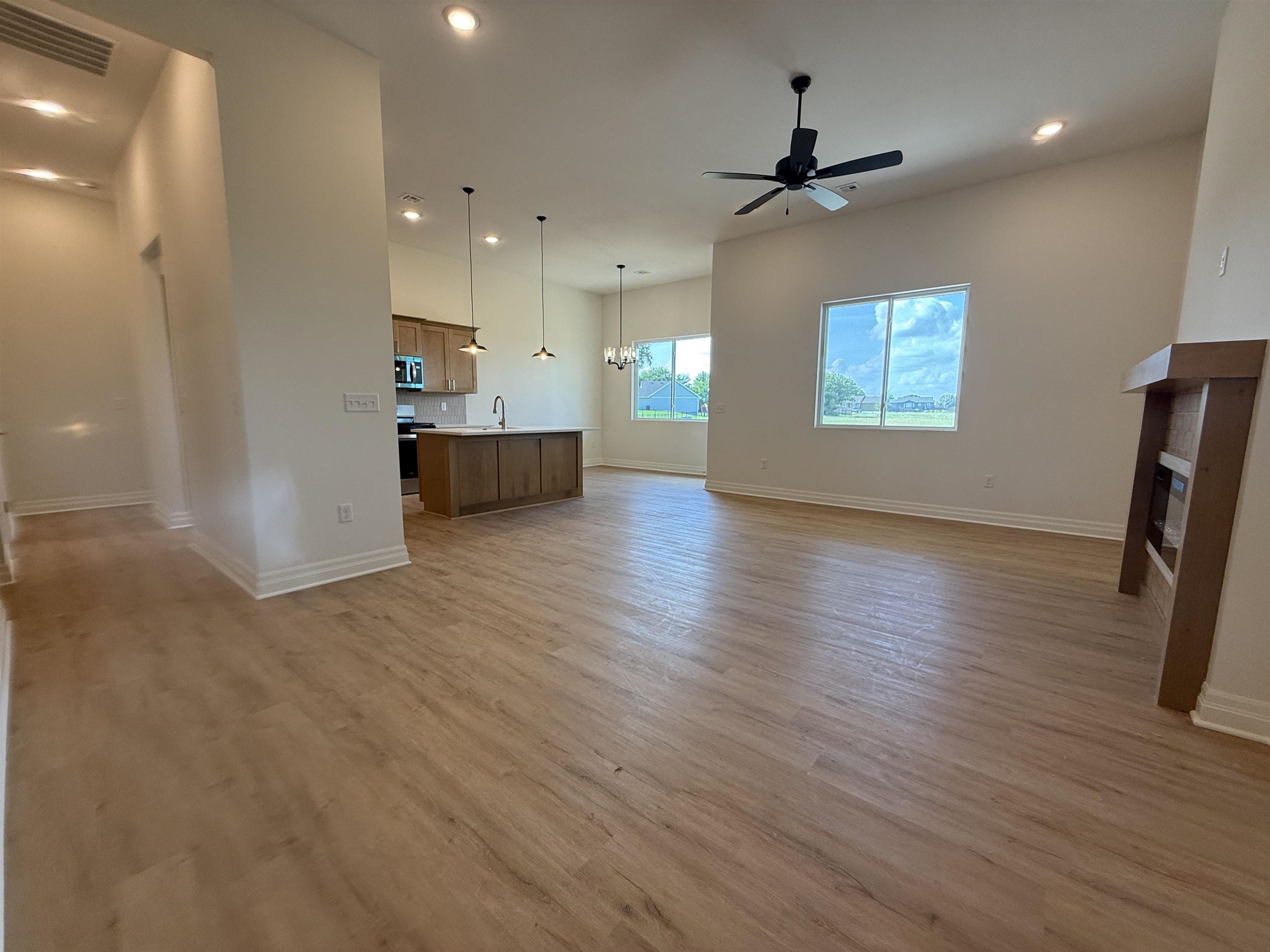 27 Kingdom Ct Property Photo 2
