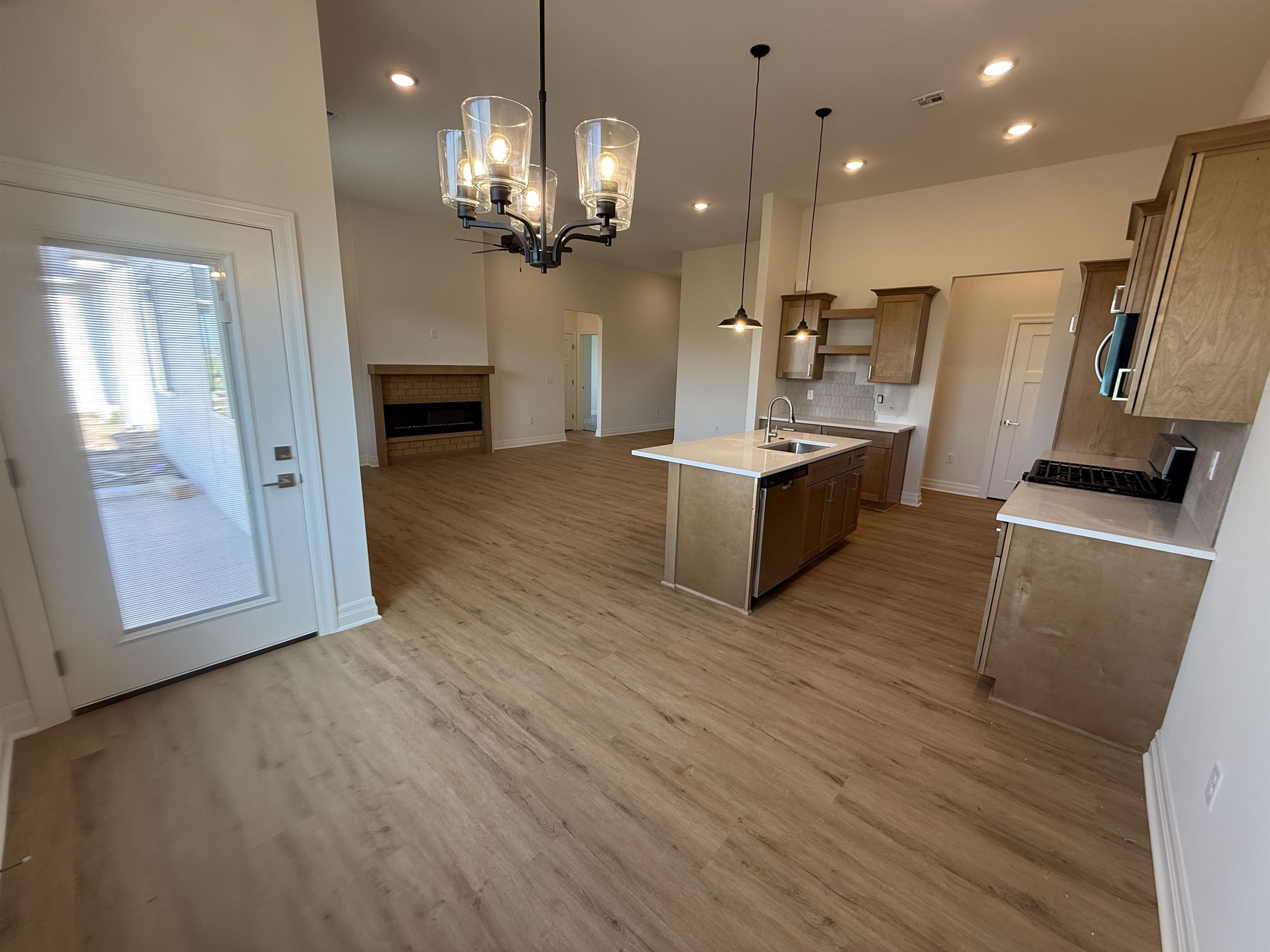 27 Kingdom Ct Property Photo 5