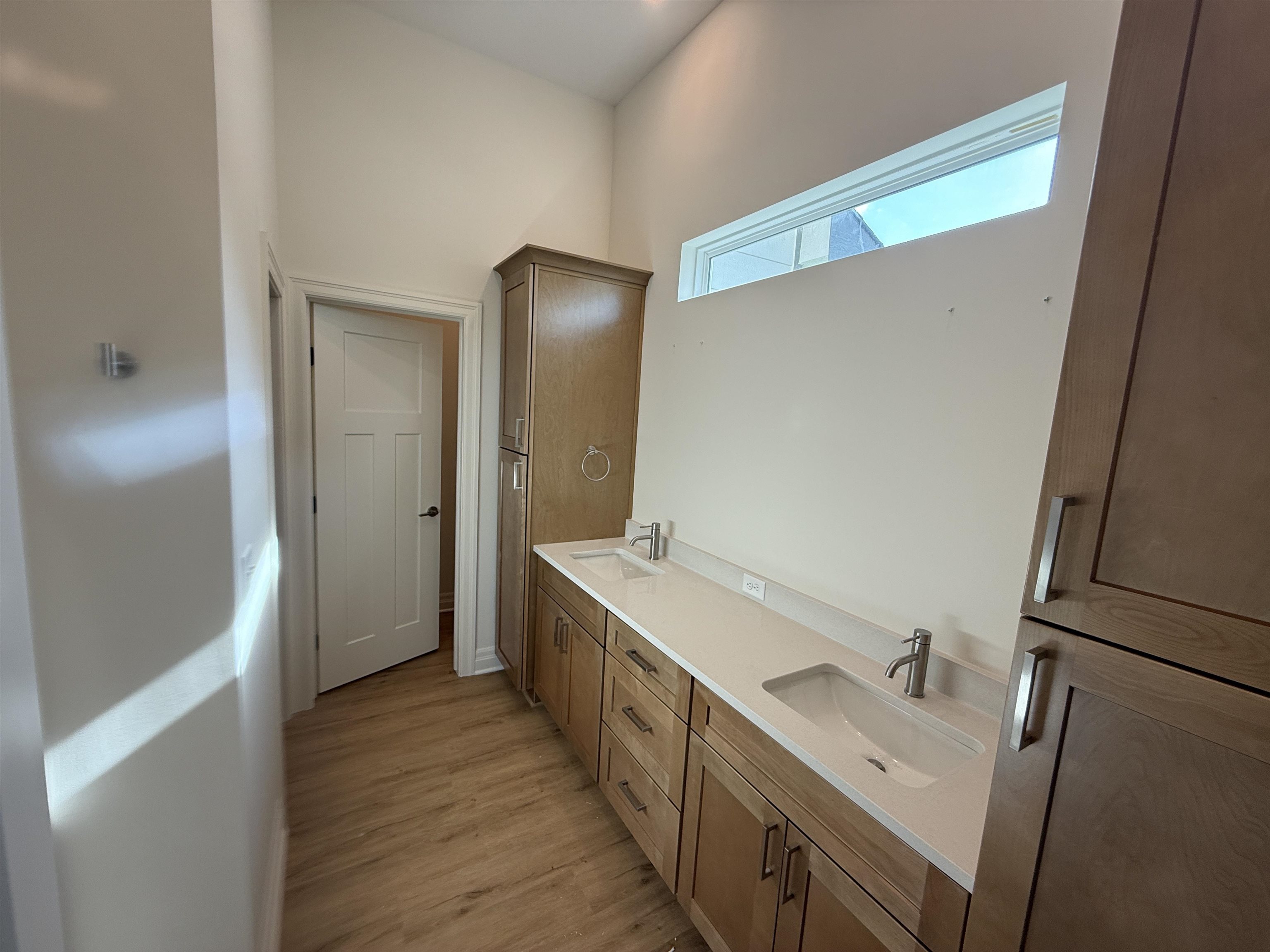 27 Kingdom Ct Property Photo 9