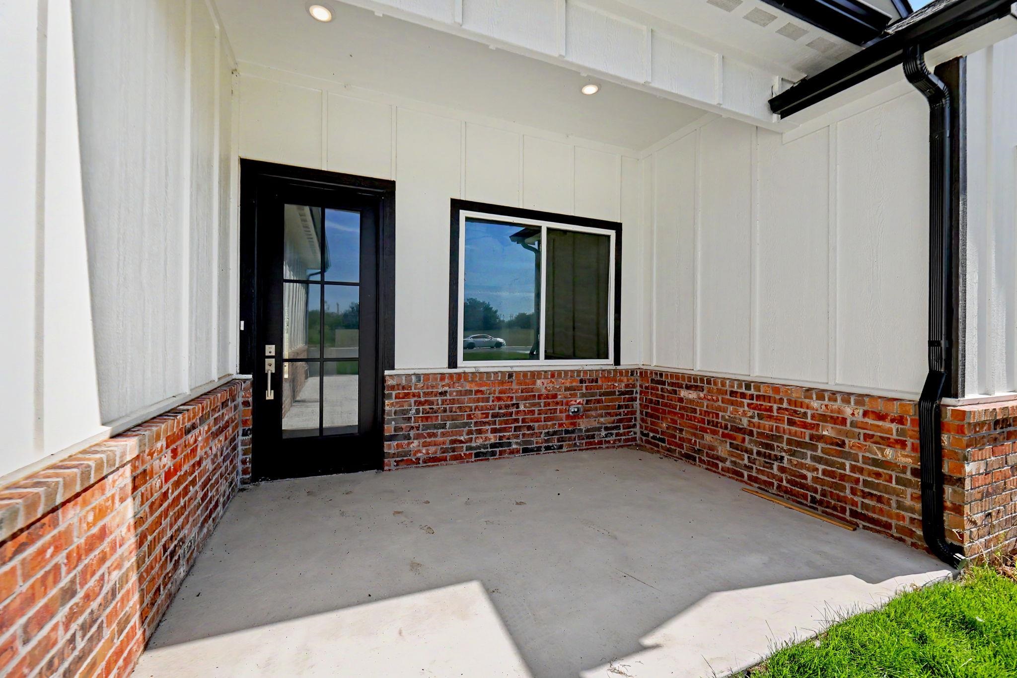 23 Kingdom Ct Property Photo 3