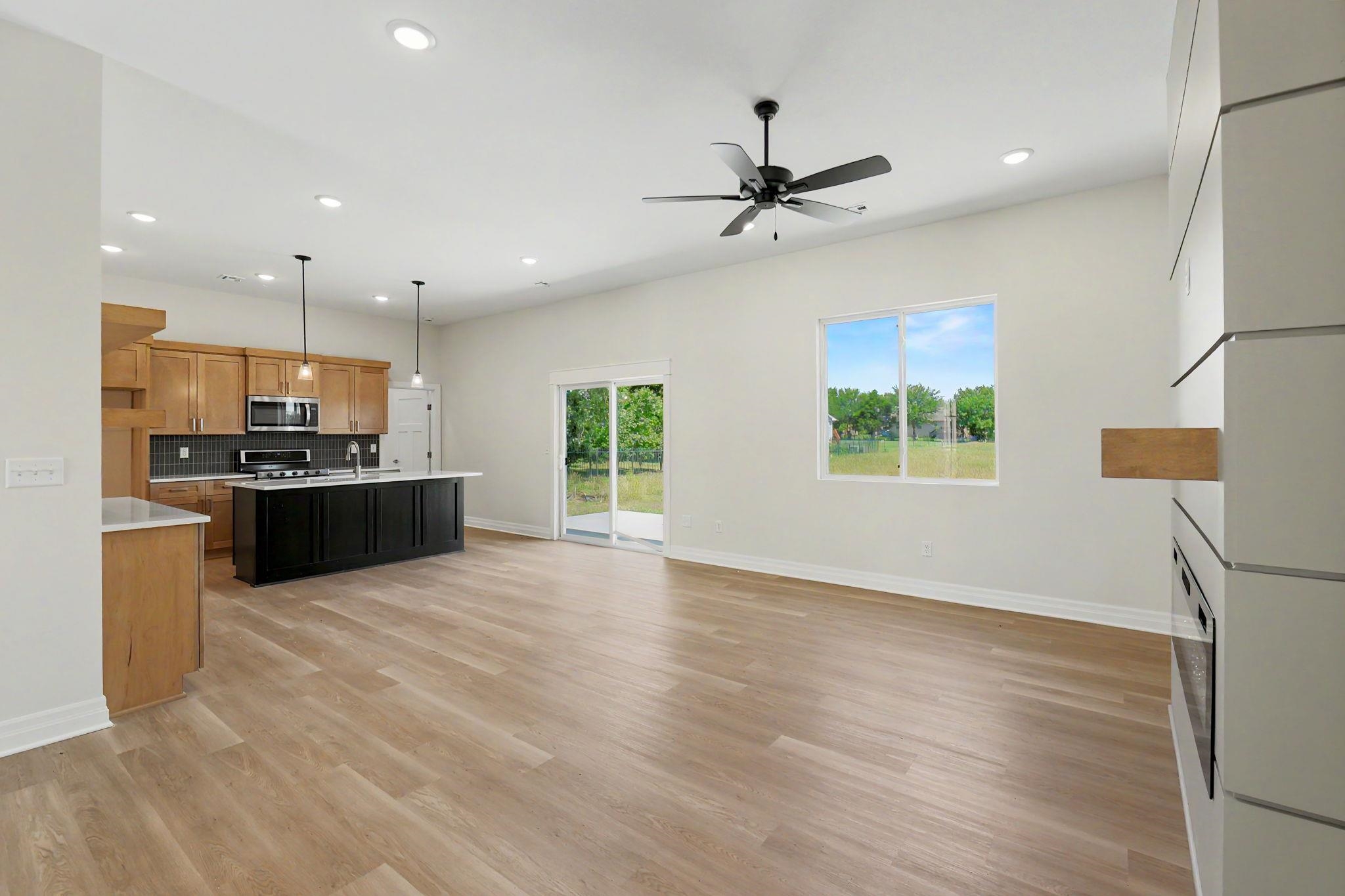 23 Kingdom Ct Property Photo 9