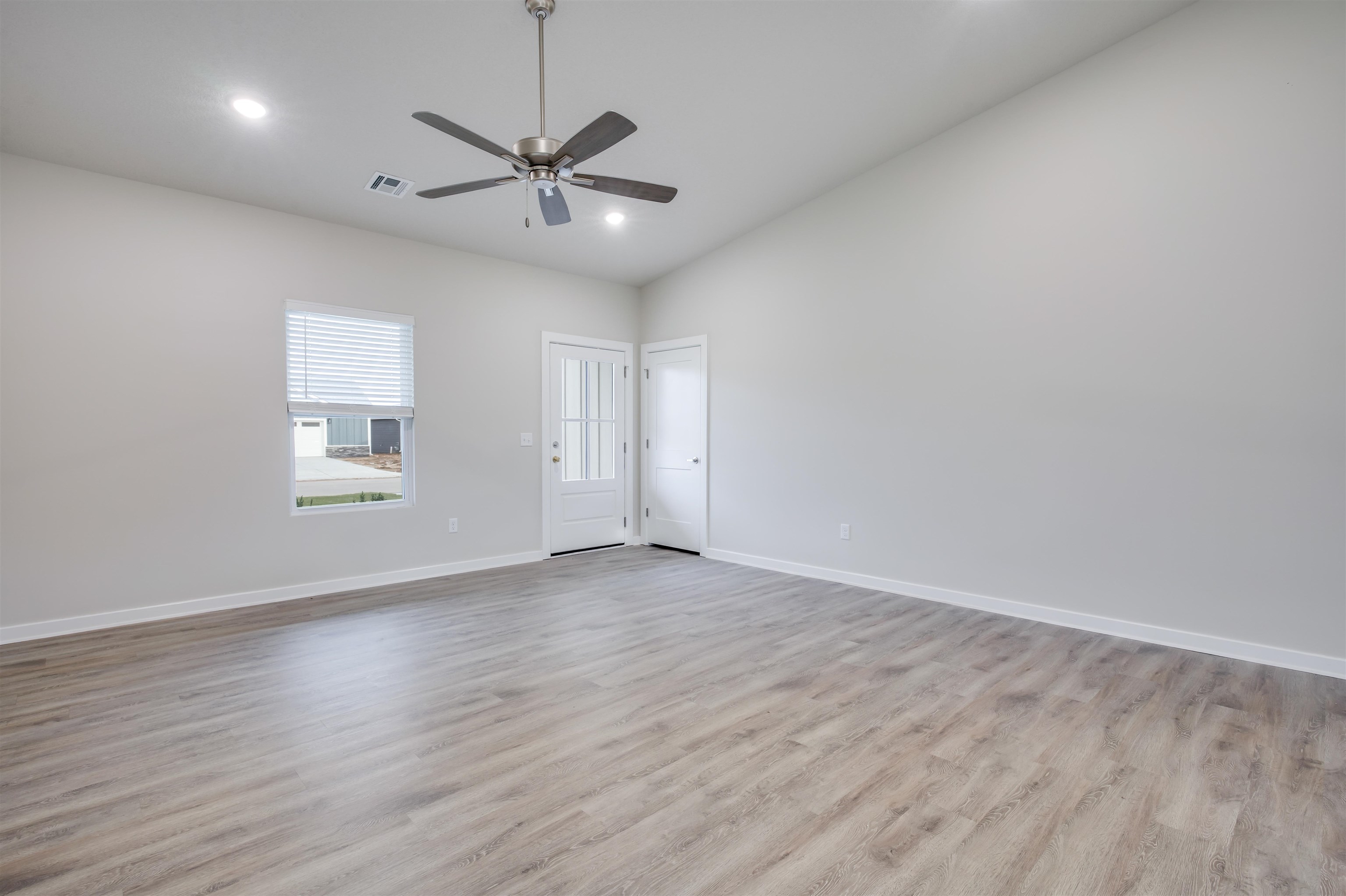 1786 W Redbud Lane Property Photo 4