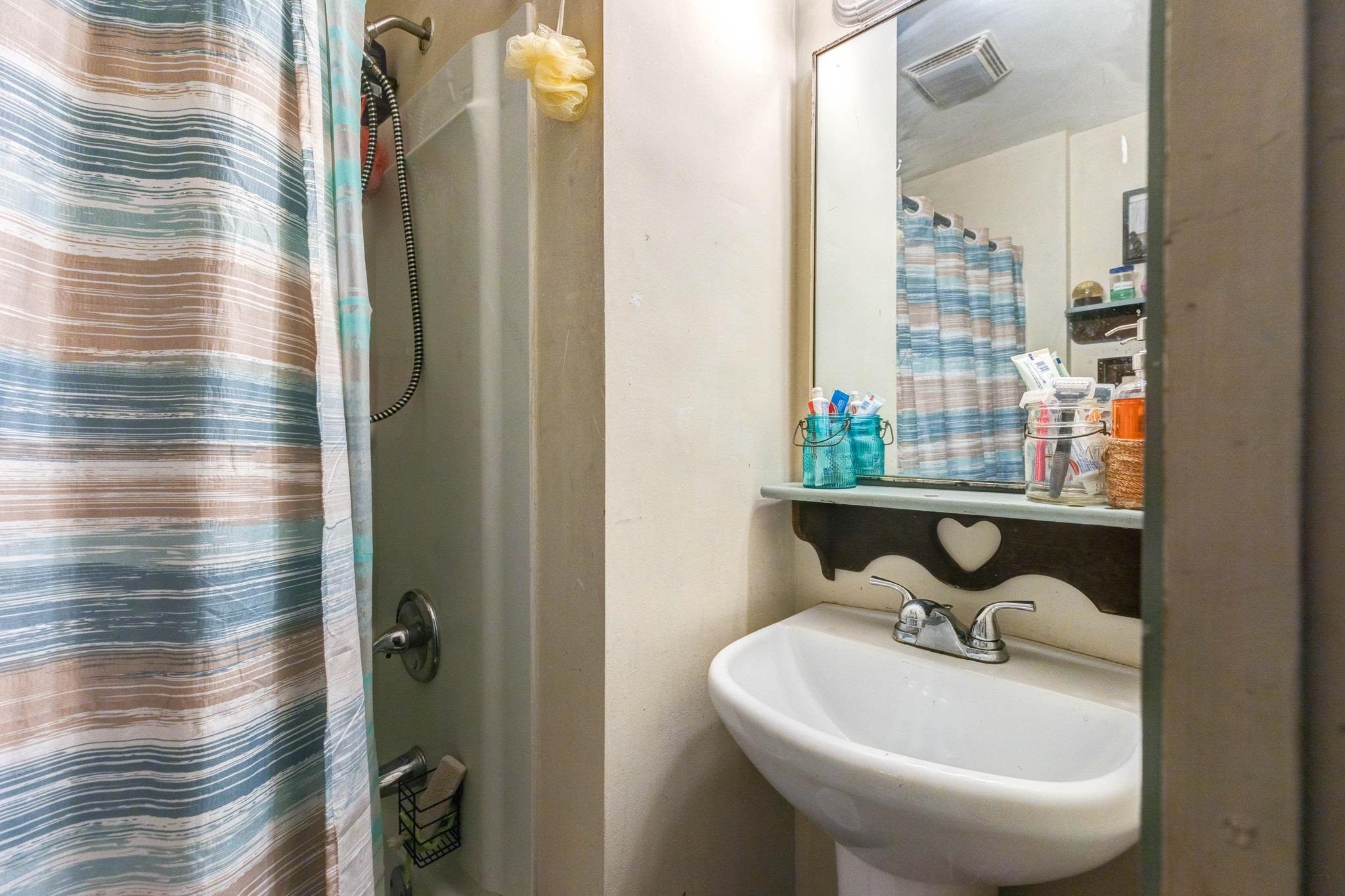 446 S College Ave Property Photo 11
