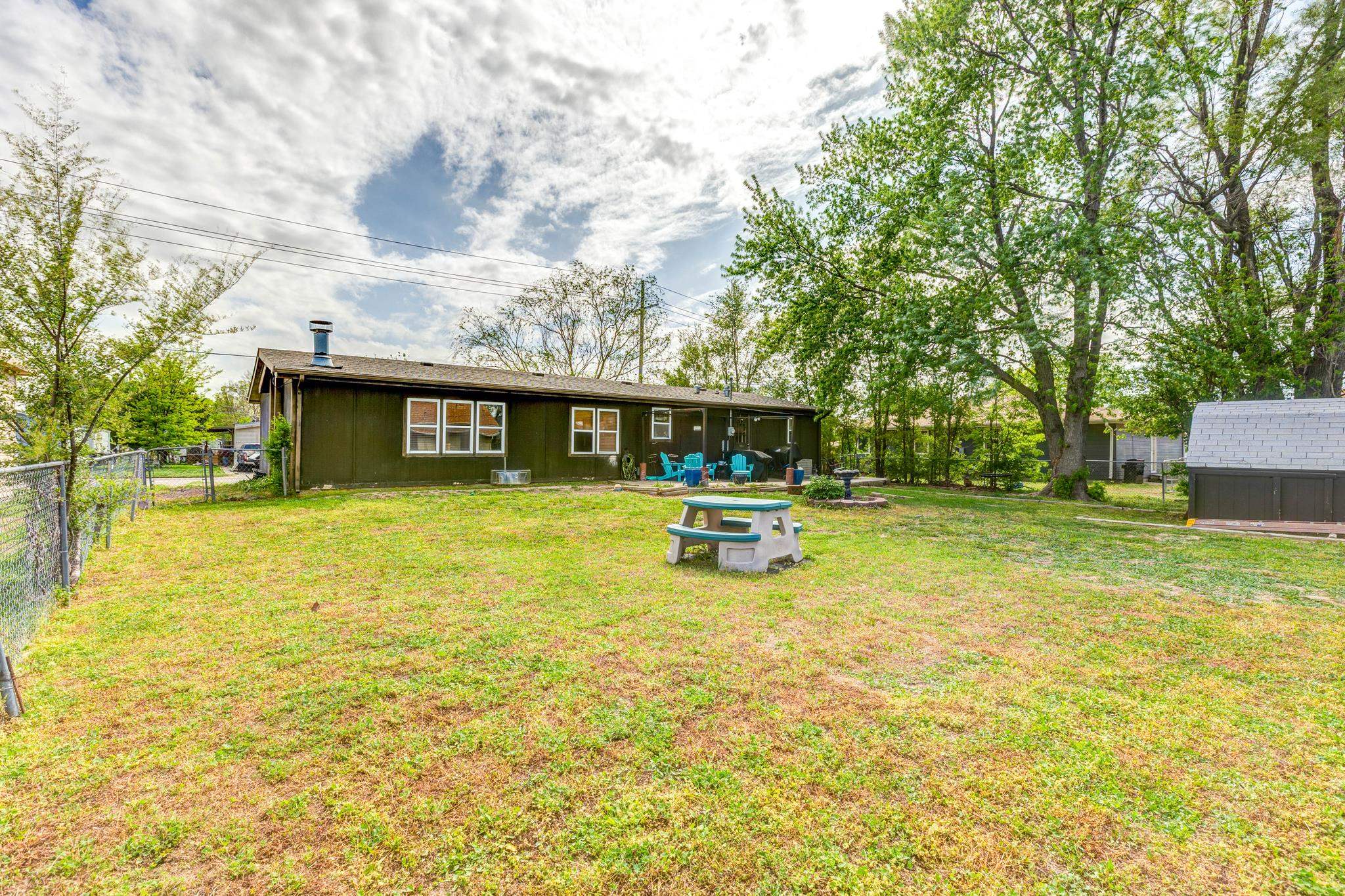 438 Saturn Ave Property Photo 34