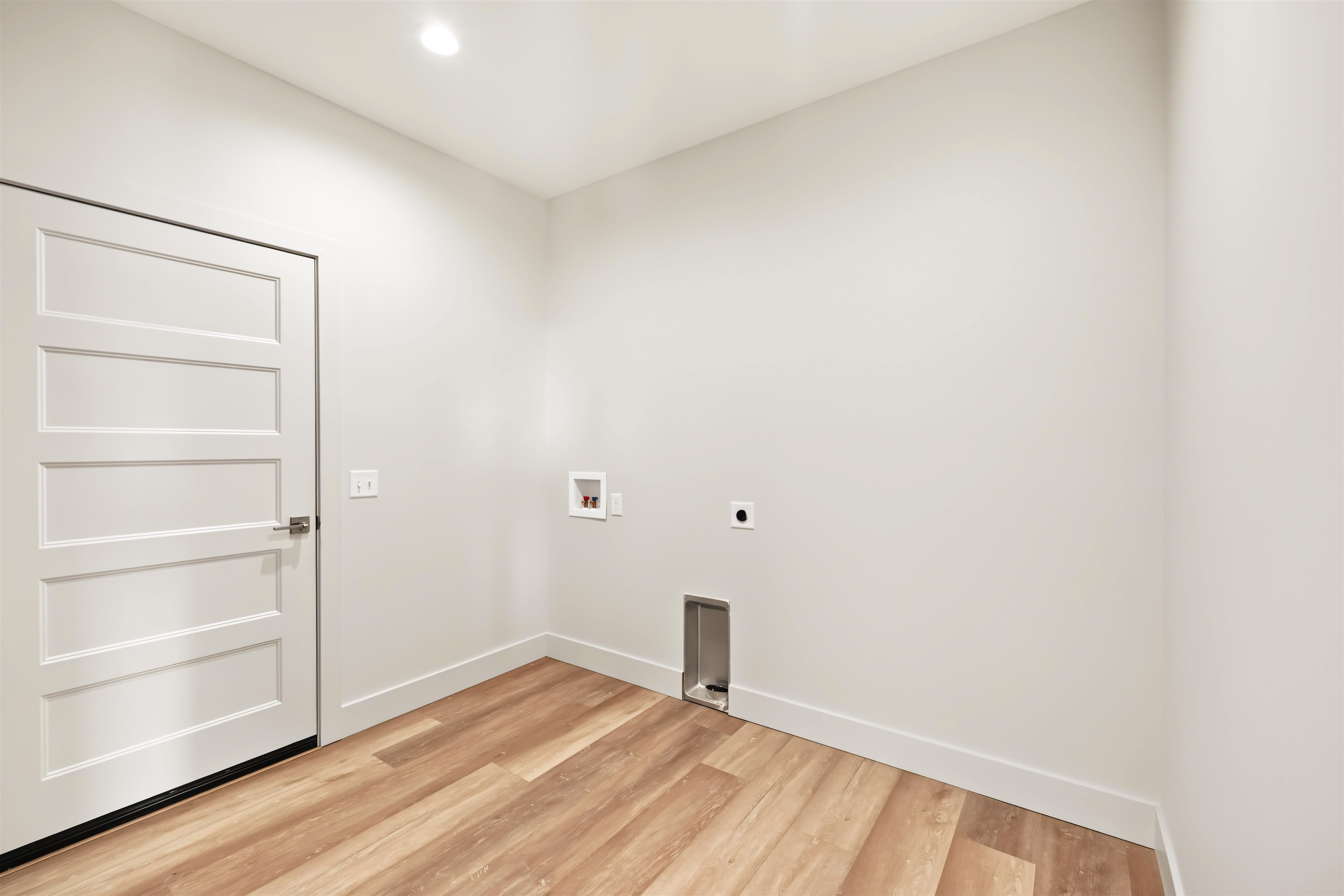 2211 Huntwood Dr Property Photo 24
