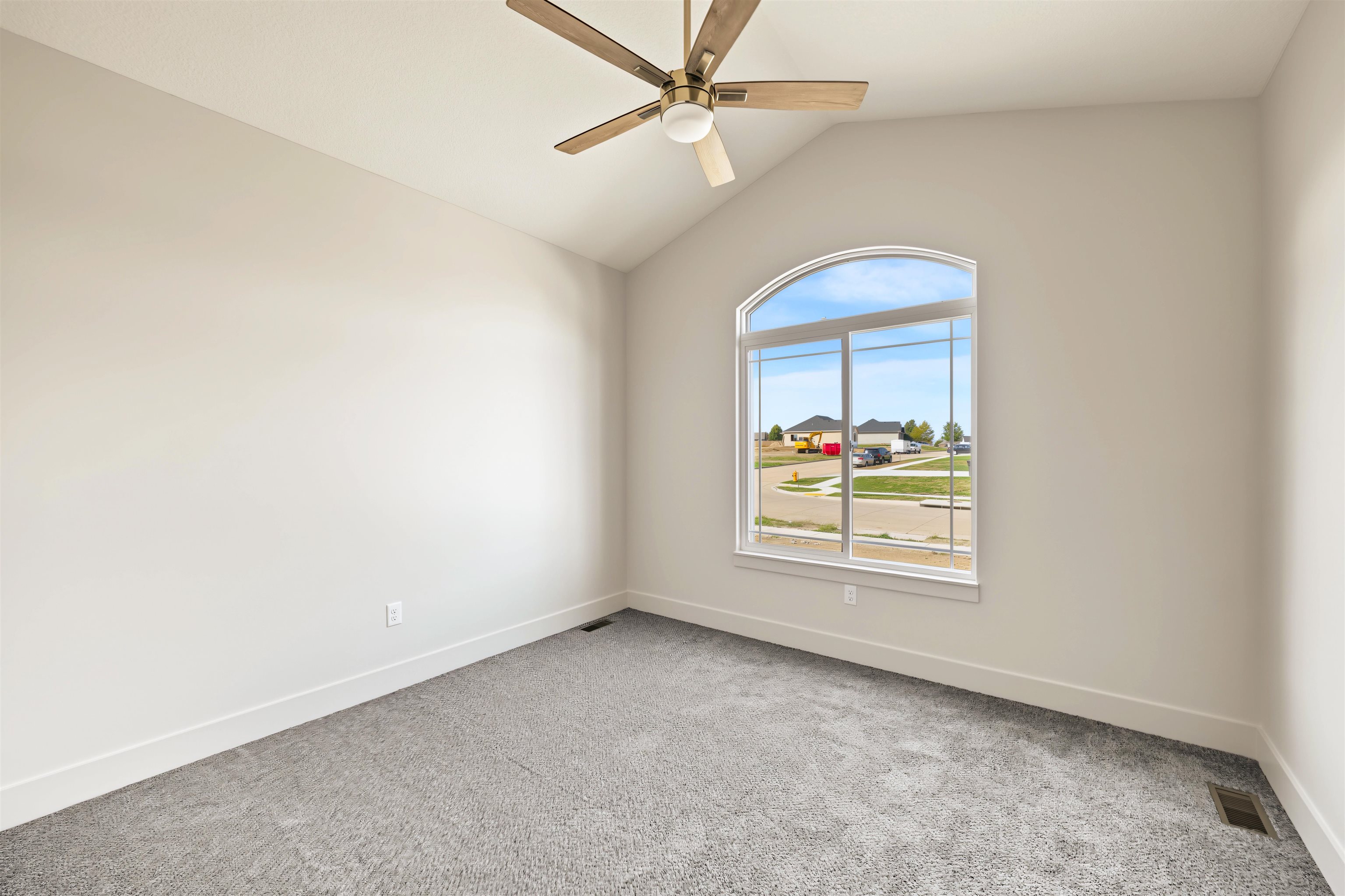 2211 Huntwood Dr Property Photo 28