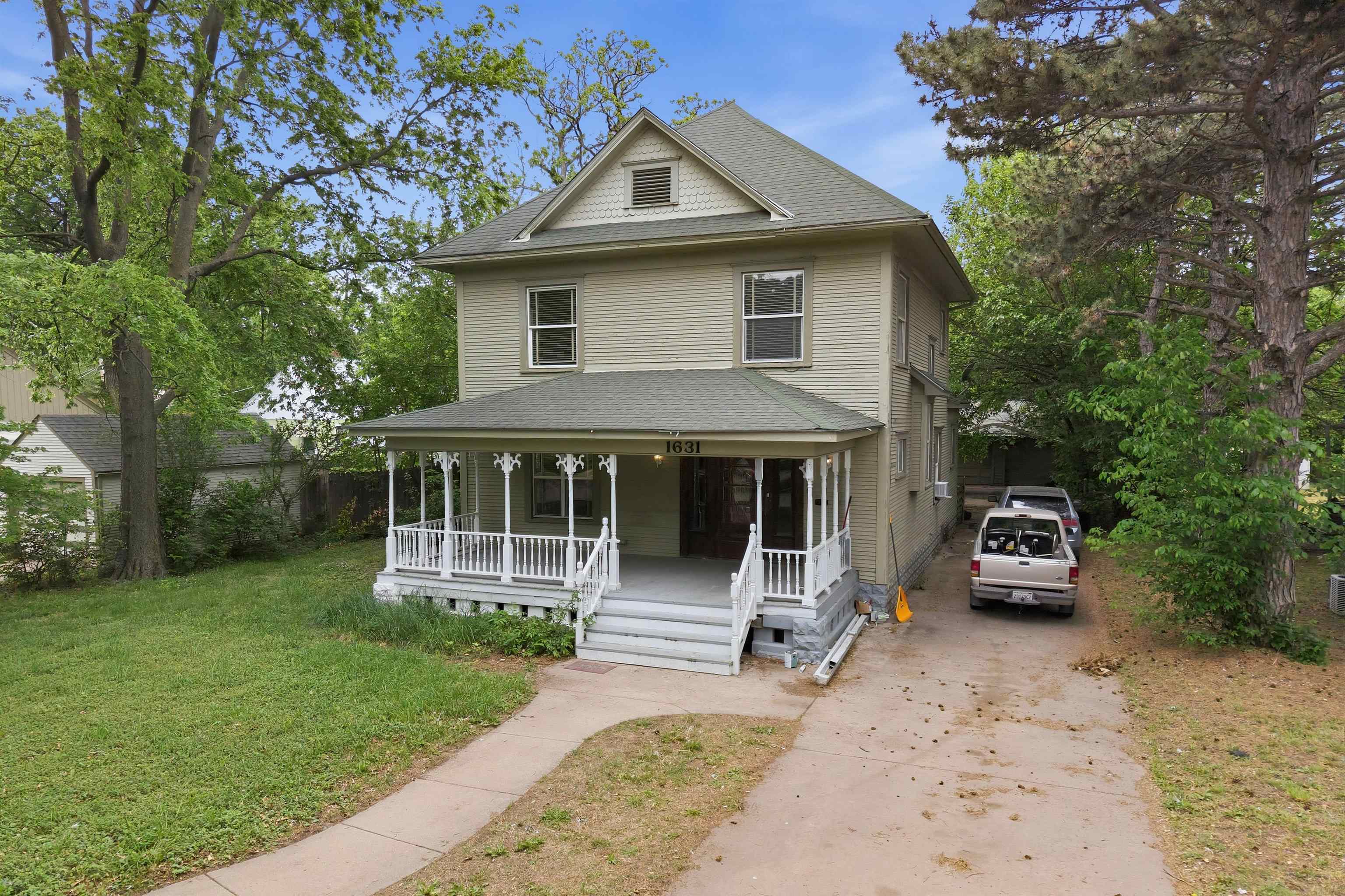1631 N Fairview Property Photo 5
