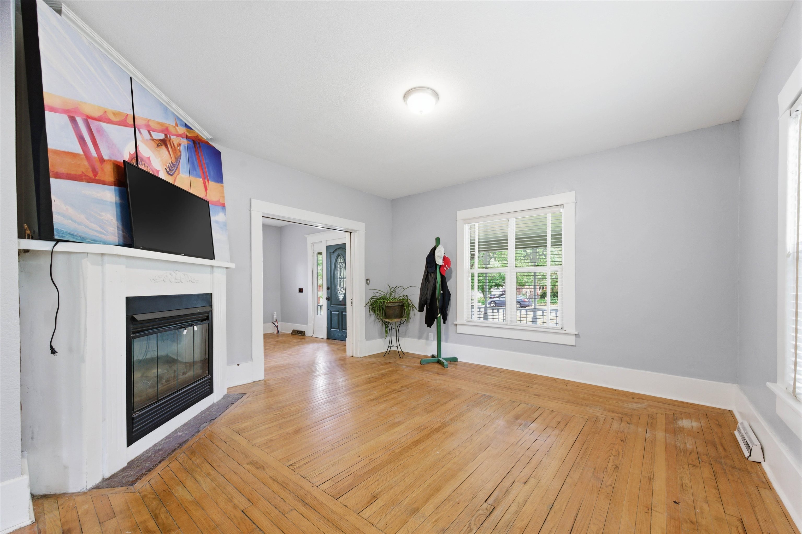 1631 N Fairview Property Photo 9