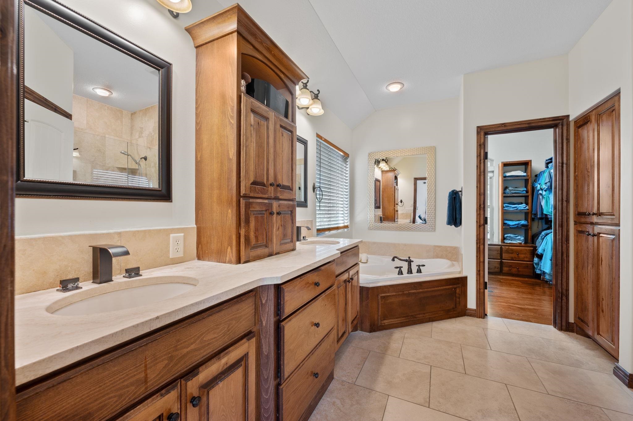 1427 E Timber Falls Ct Property Photo 14