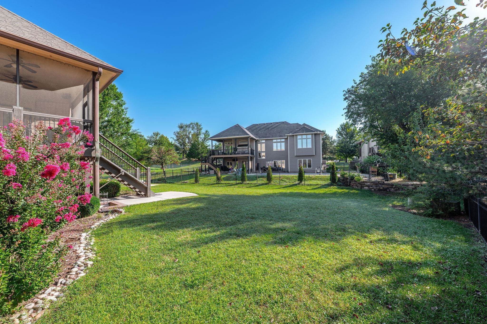 1427 E Timber Falls Ct Property Photo 32