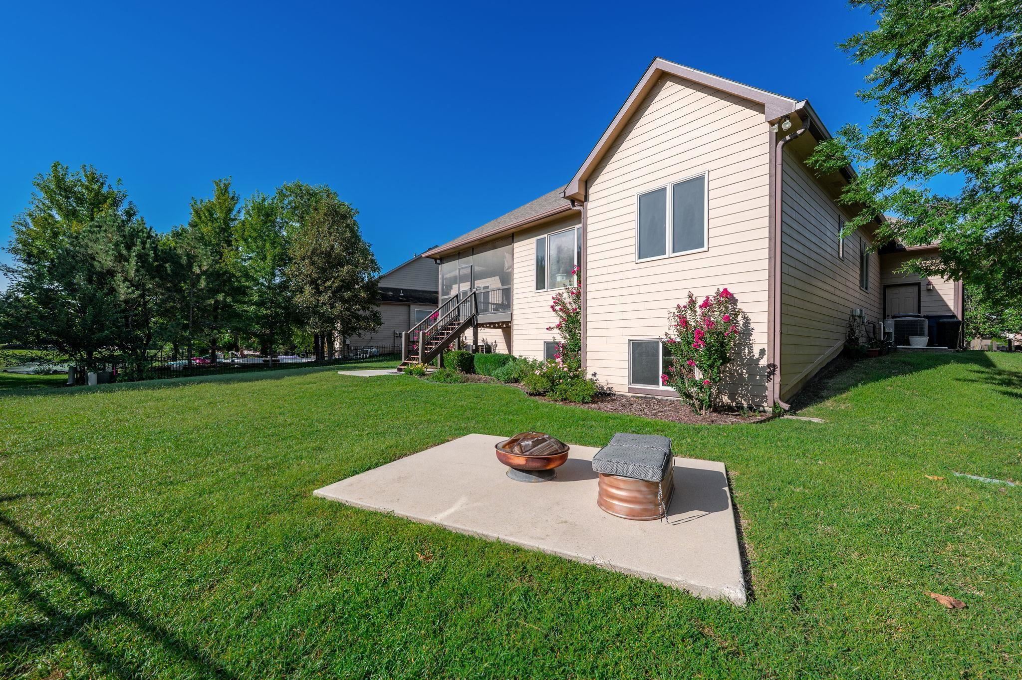 1427 E Timber Falls Ct Property Photo 33