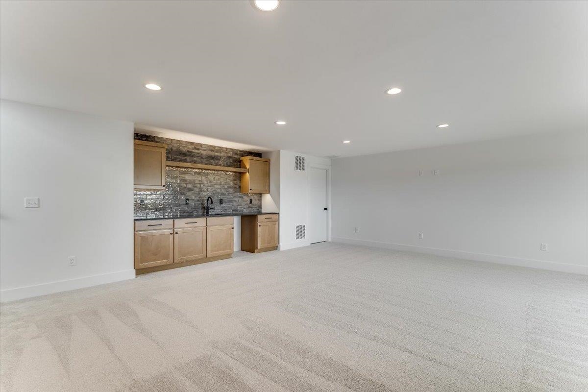 5865 N St. Paul Ct. Property Photo 27