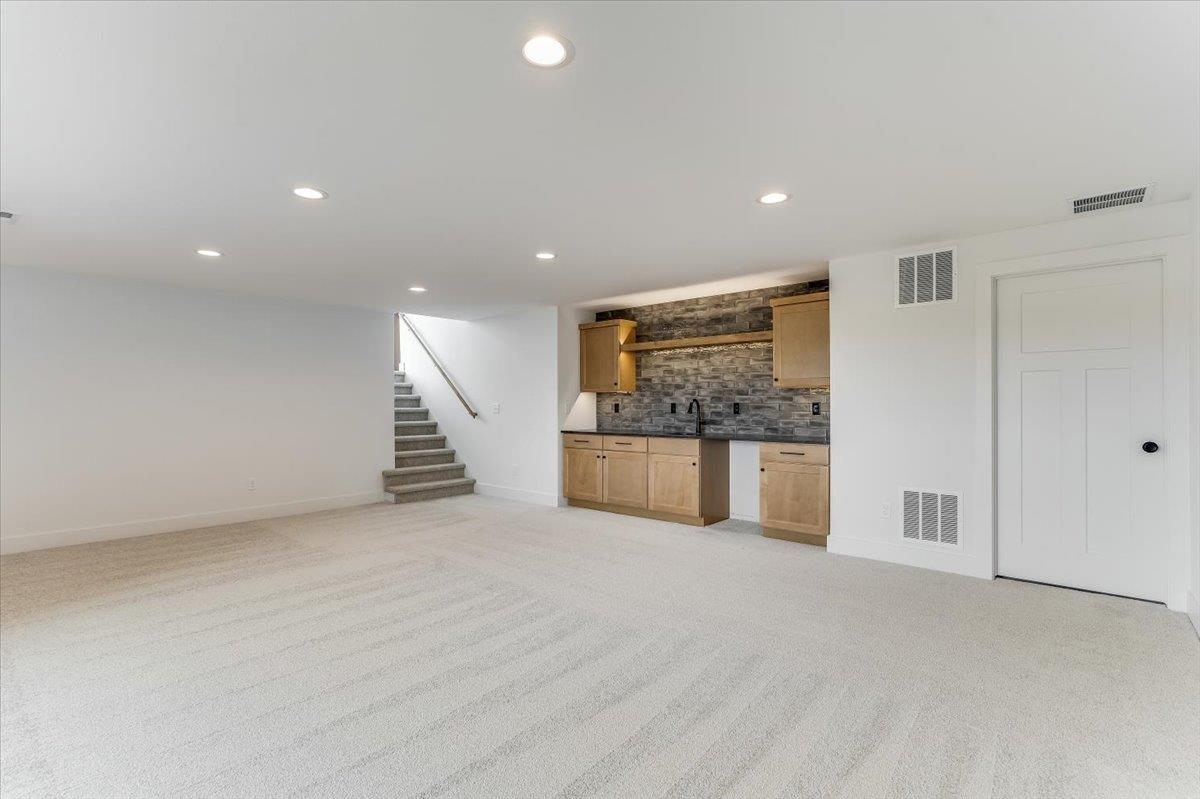 5865 N St. Paul Ct. Property Photo 28