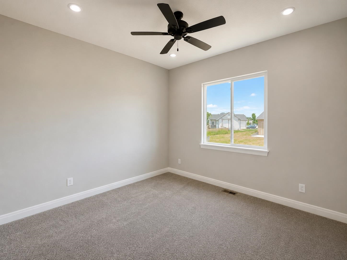 5881 N St. Paul Ct. Property Photo 22