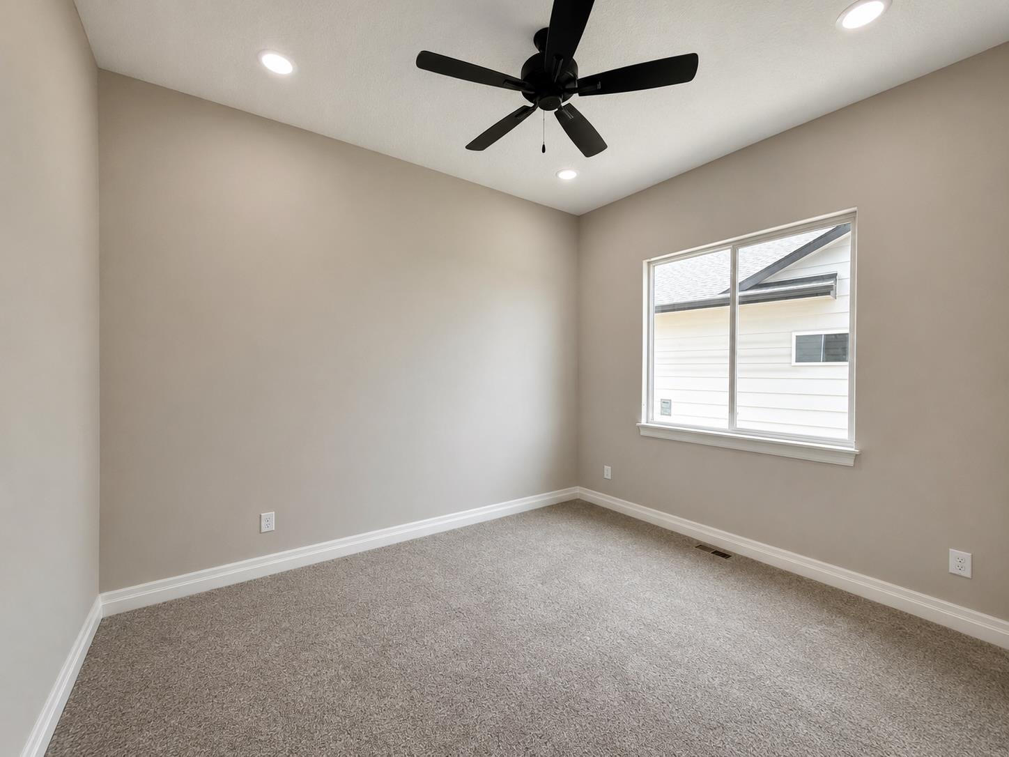 5881 N St. Paul Ct. Property Photo 24