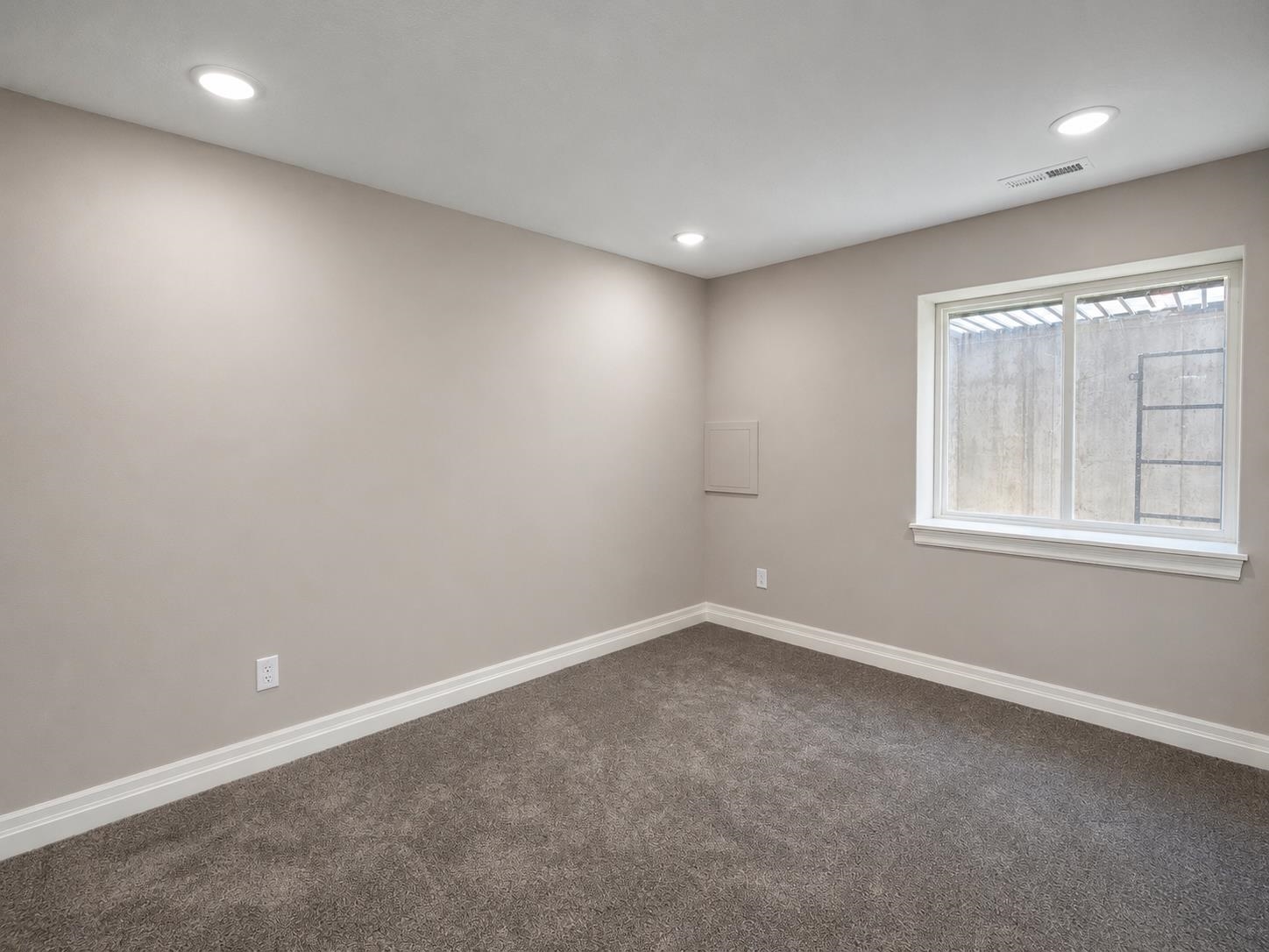 5881 N St. Paul Ct. Property Photo 32