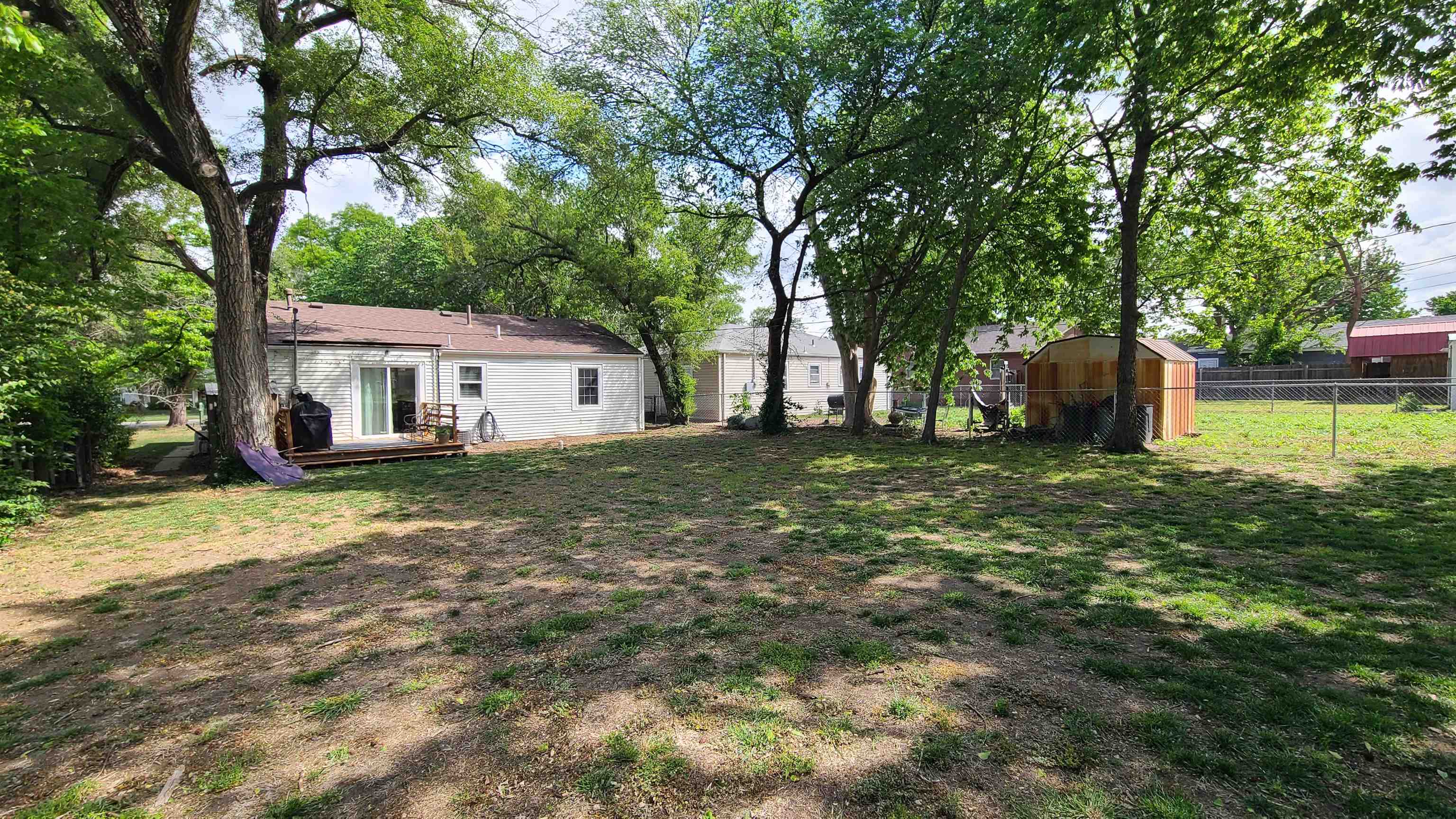 1106 E 7th Property Photo 17