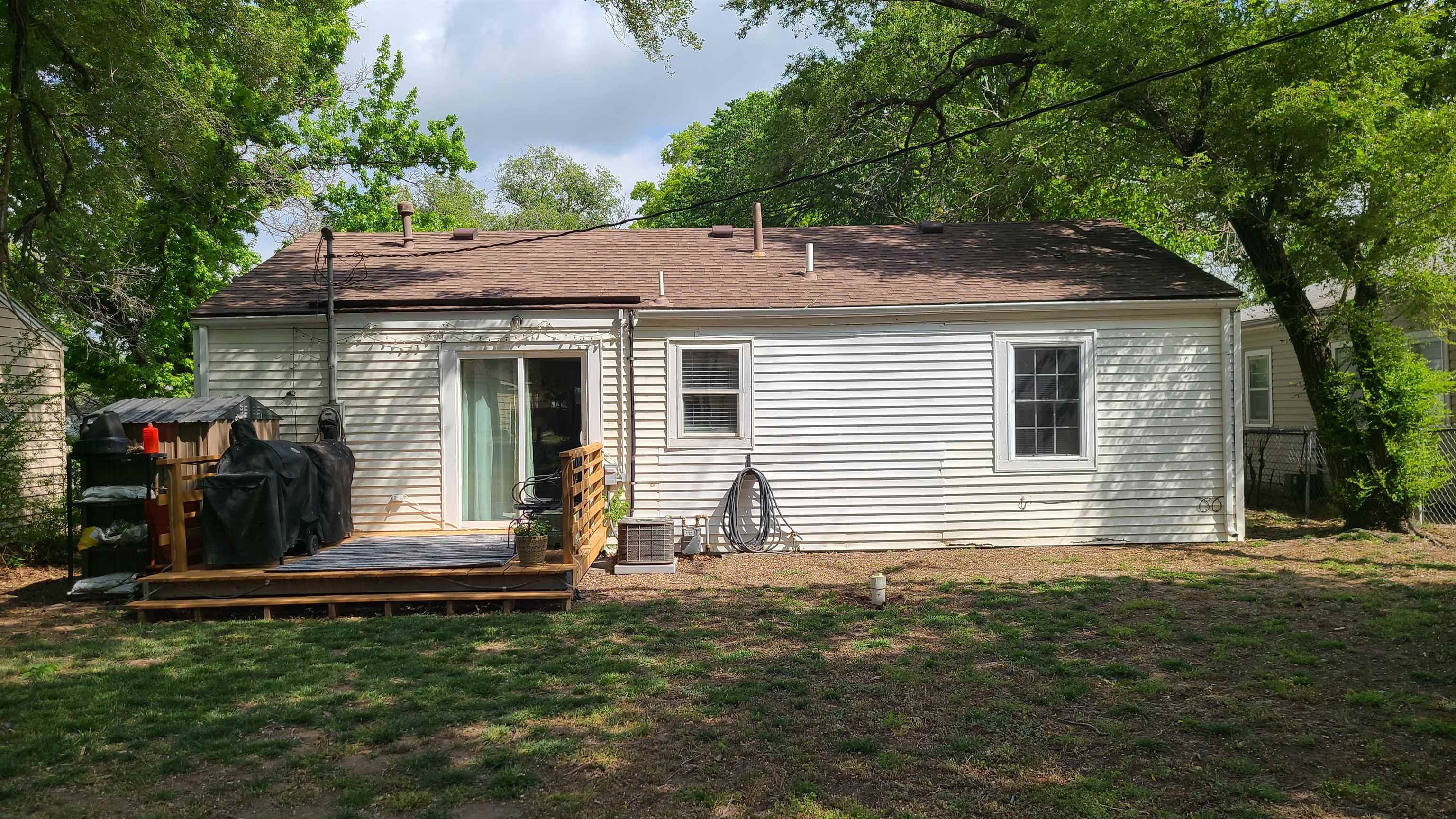 1106 E 7th Property Photo 19