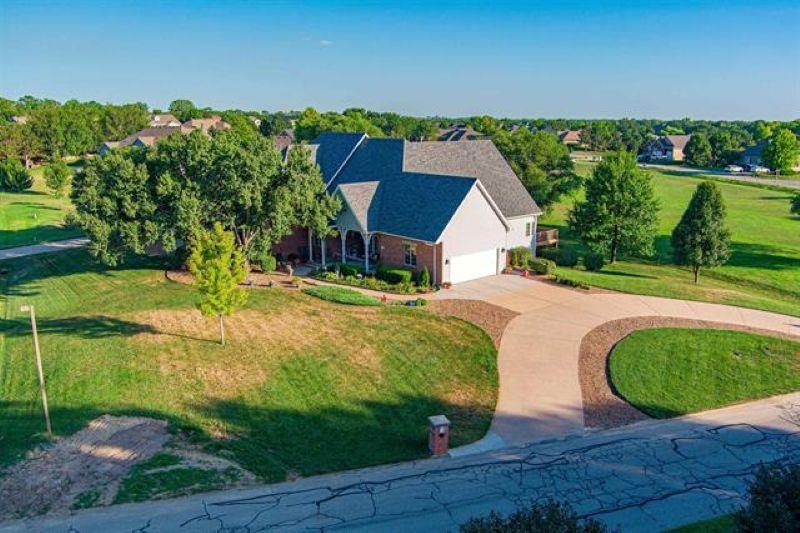 2475 Dundee Ln Property Photo 2