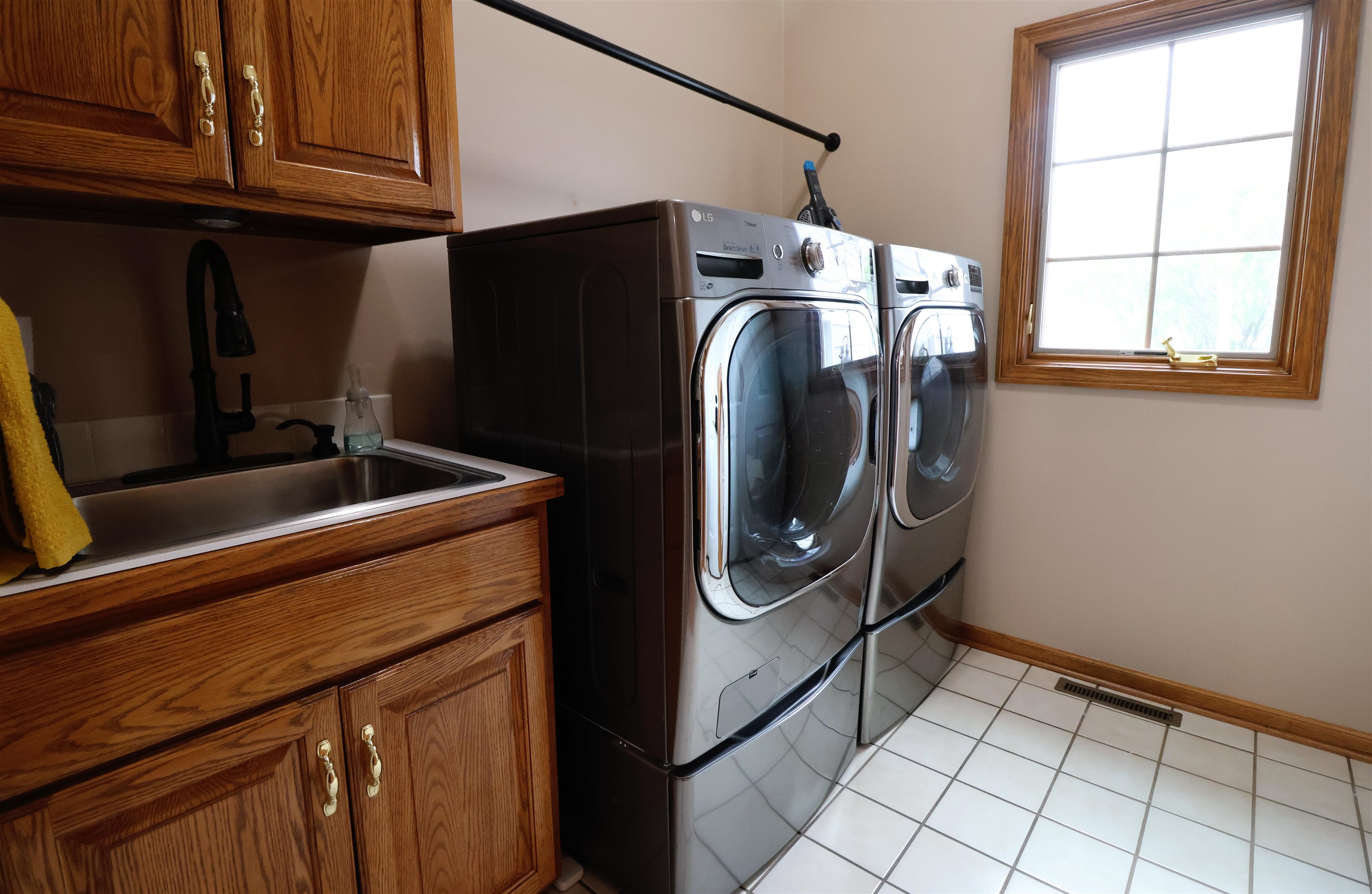 2475 Dundee Ln Property Photo 16