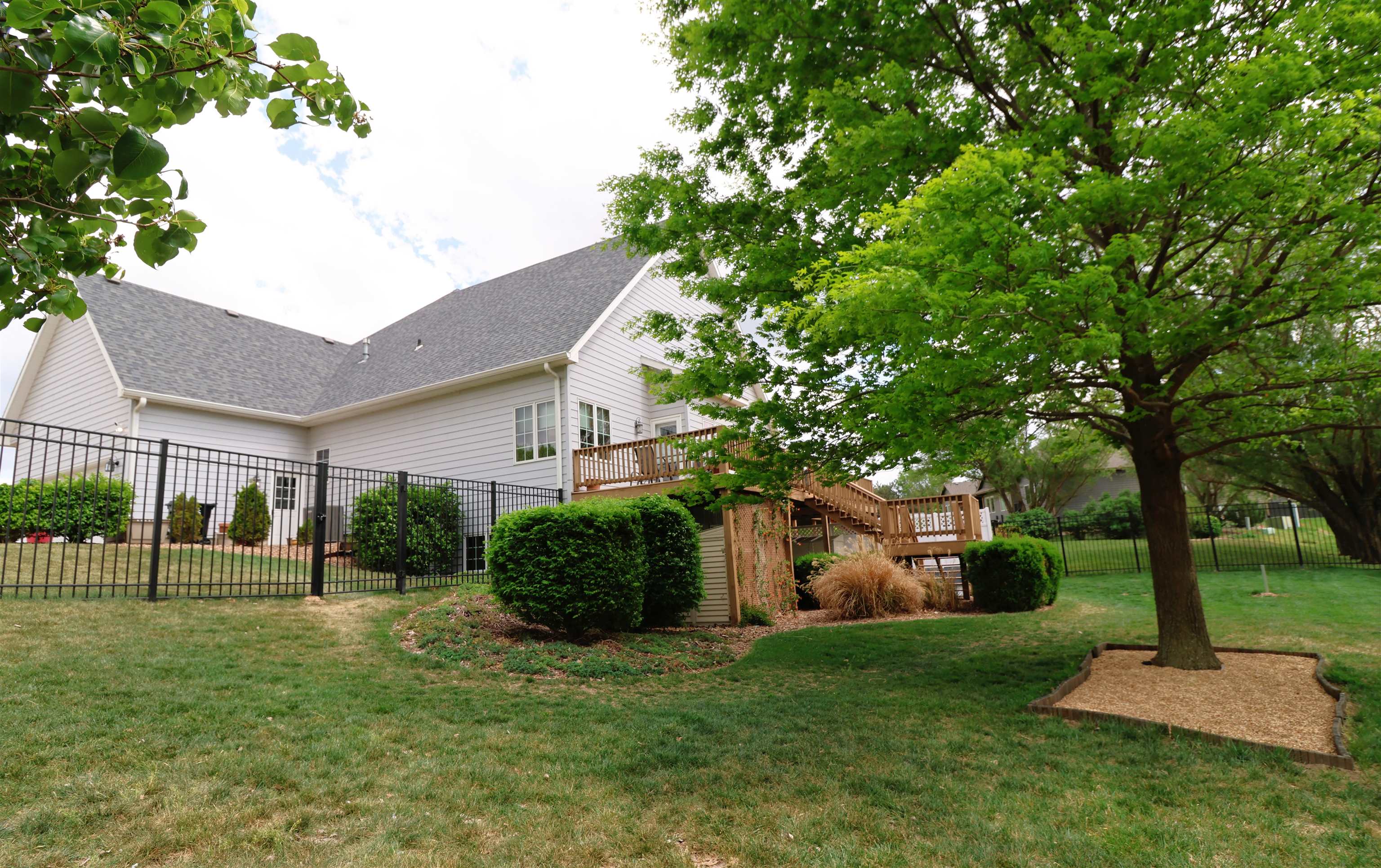 2475 Dundee Ln Property Photo 34