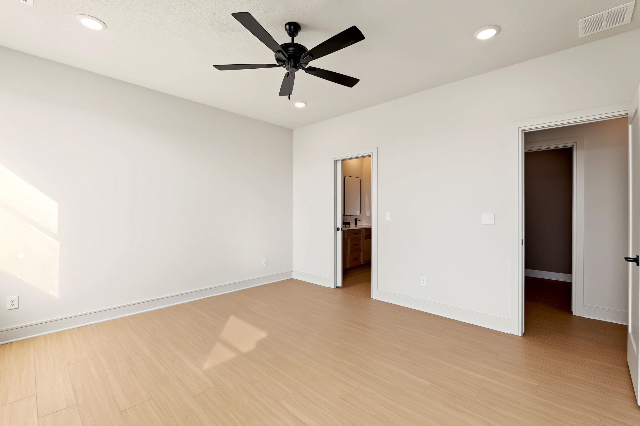 866 N Main Property Photo 24