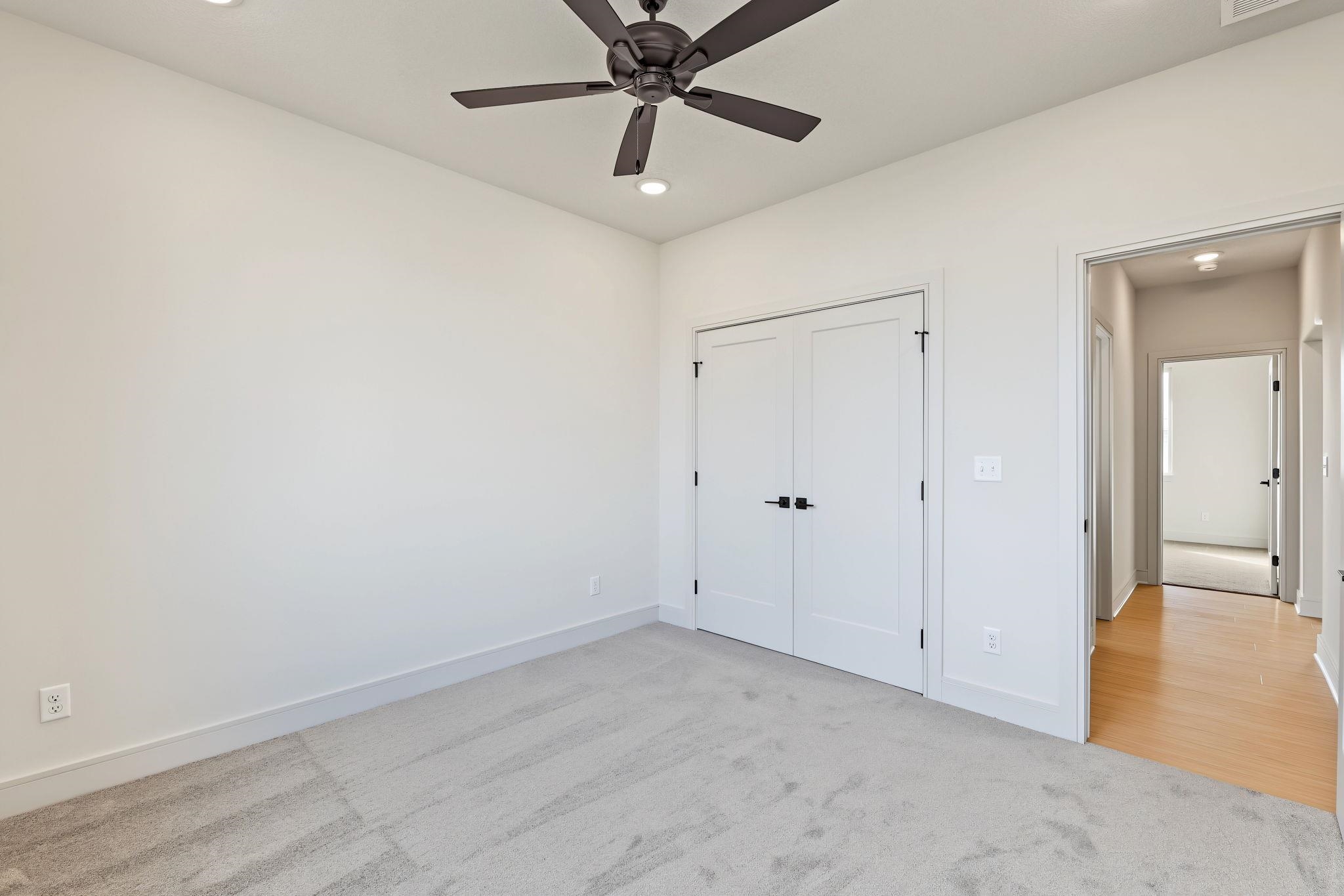 866 N Main Property Photo 29