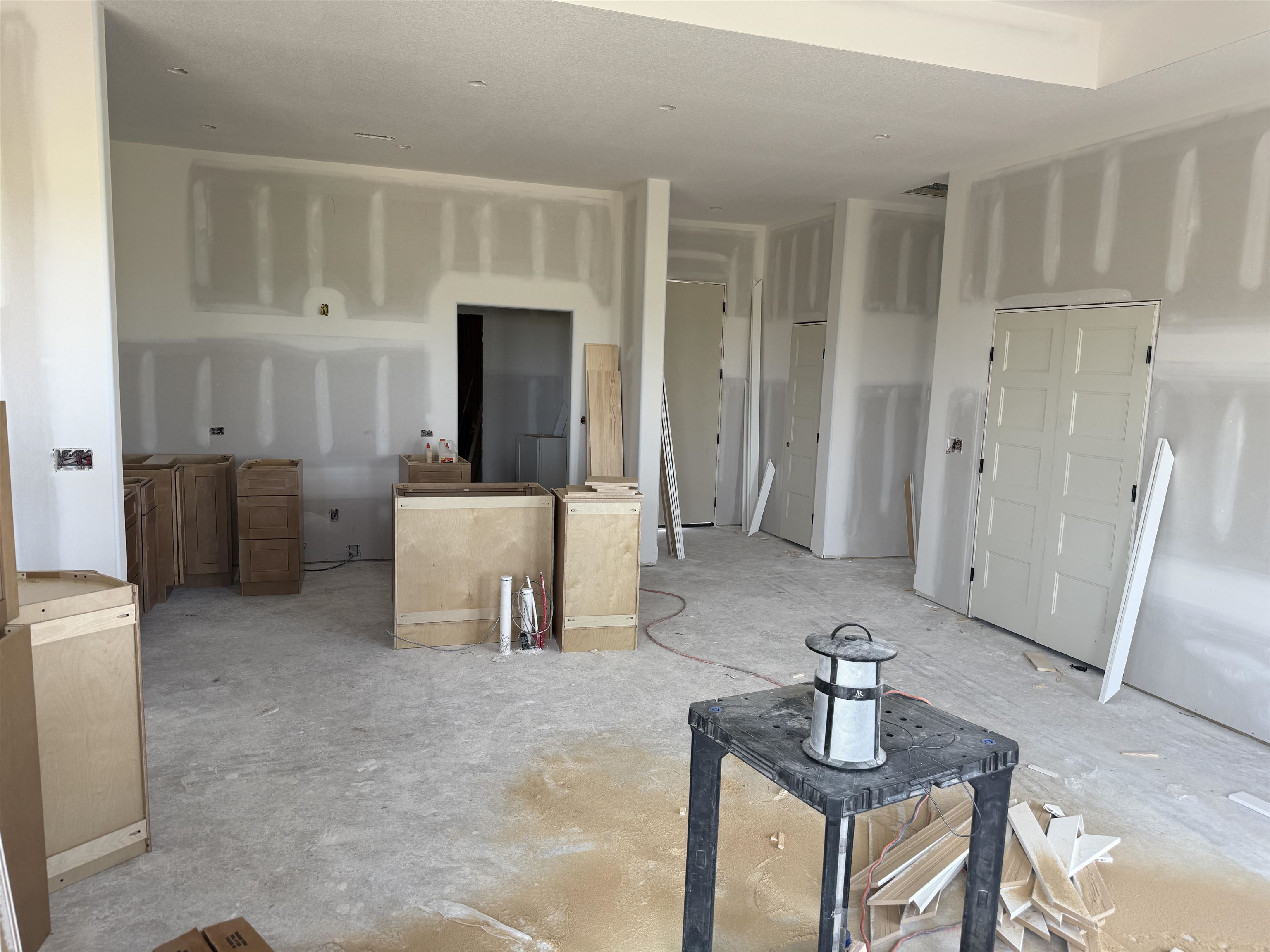 870 N Main Property Photo 7