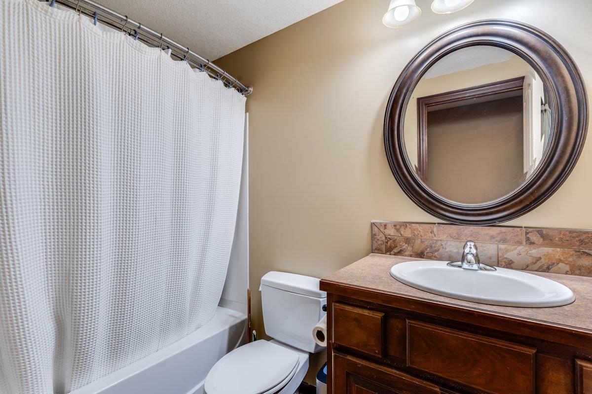 4835 N Emerald Property Photo 24