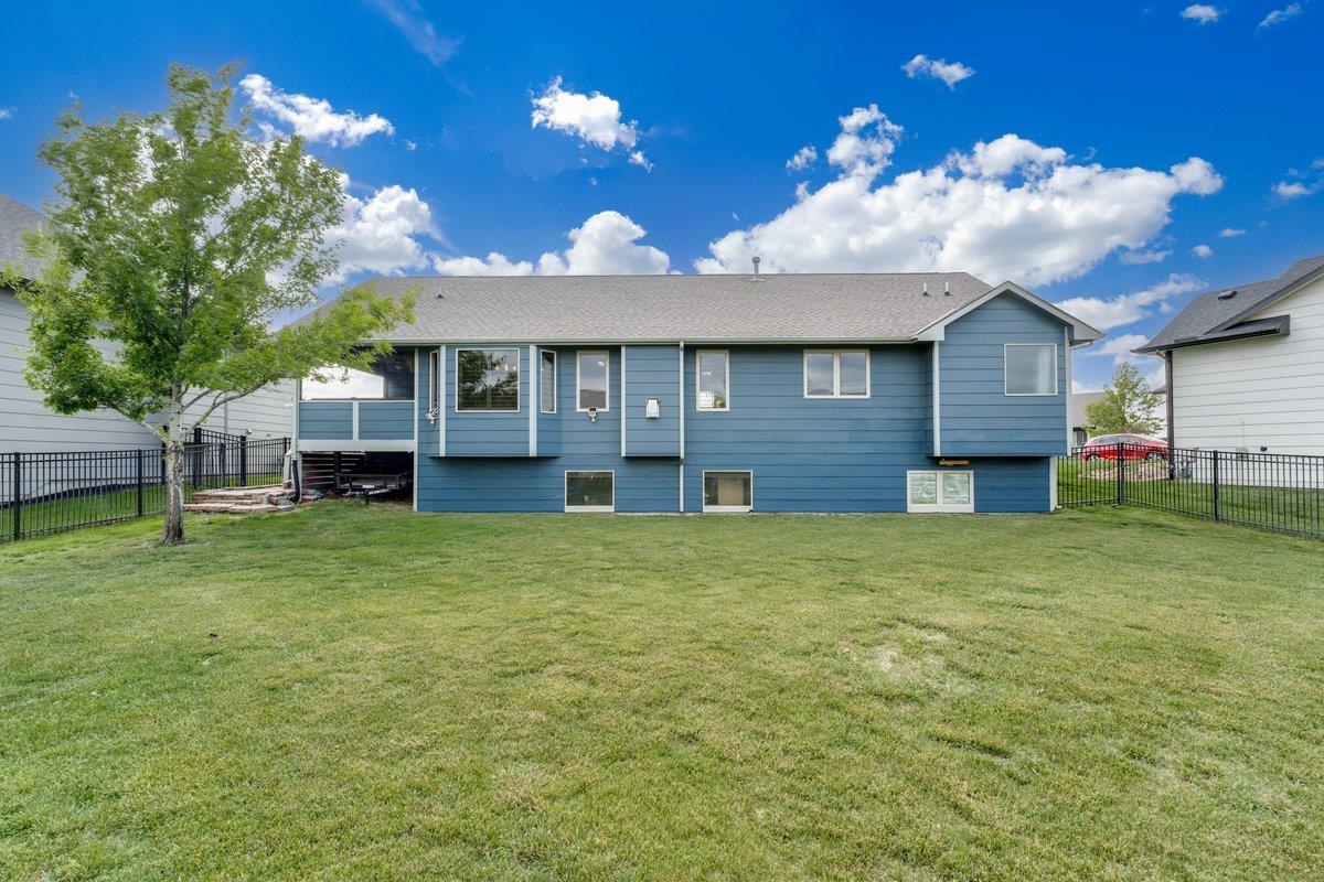 4835 N Emerald Property Photo 28