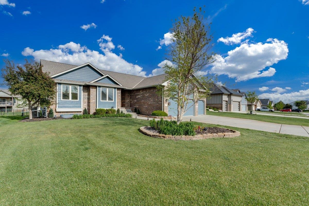4835 N Emerald Property Photo 32