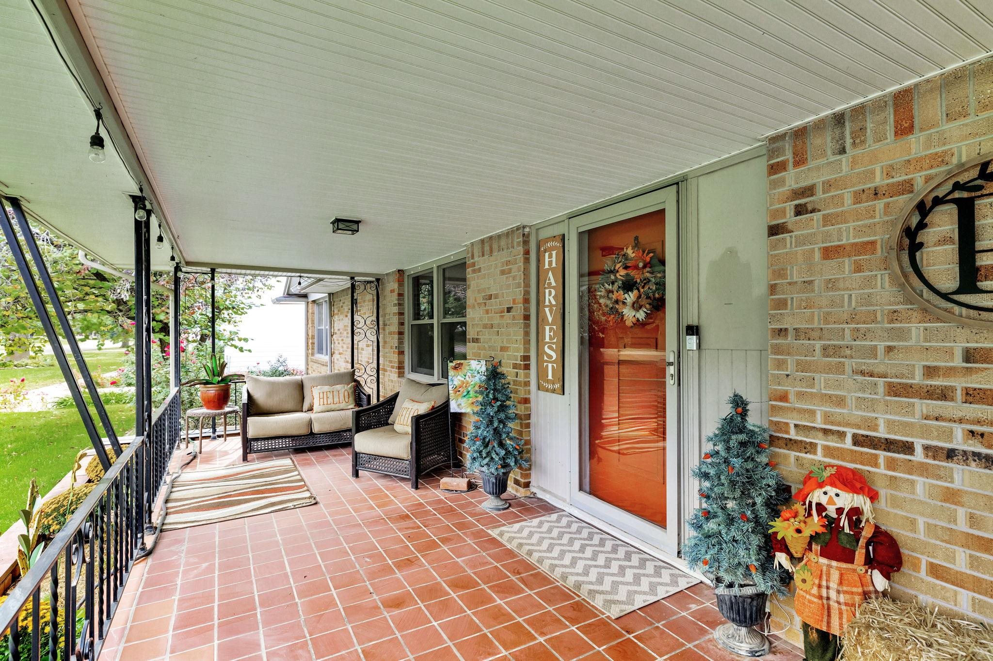 1707 Sunset Dr Property Photo 3