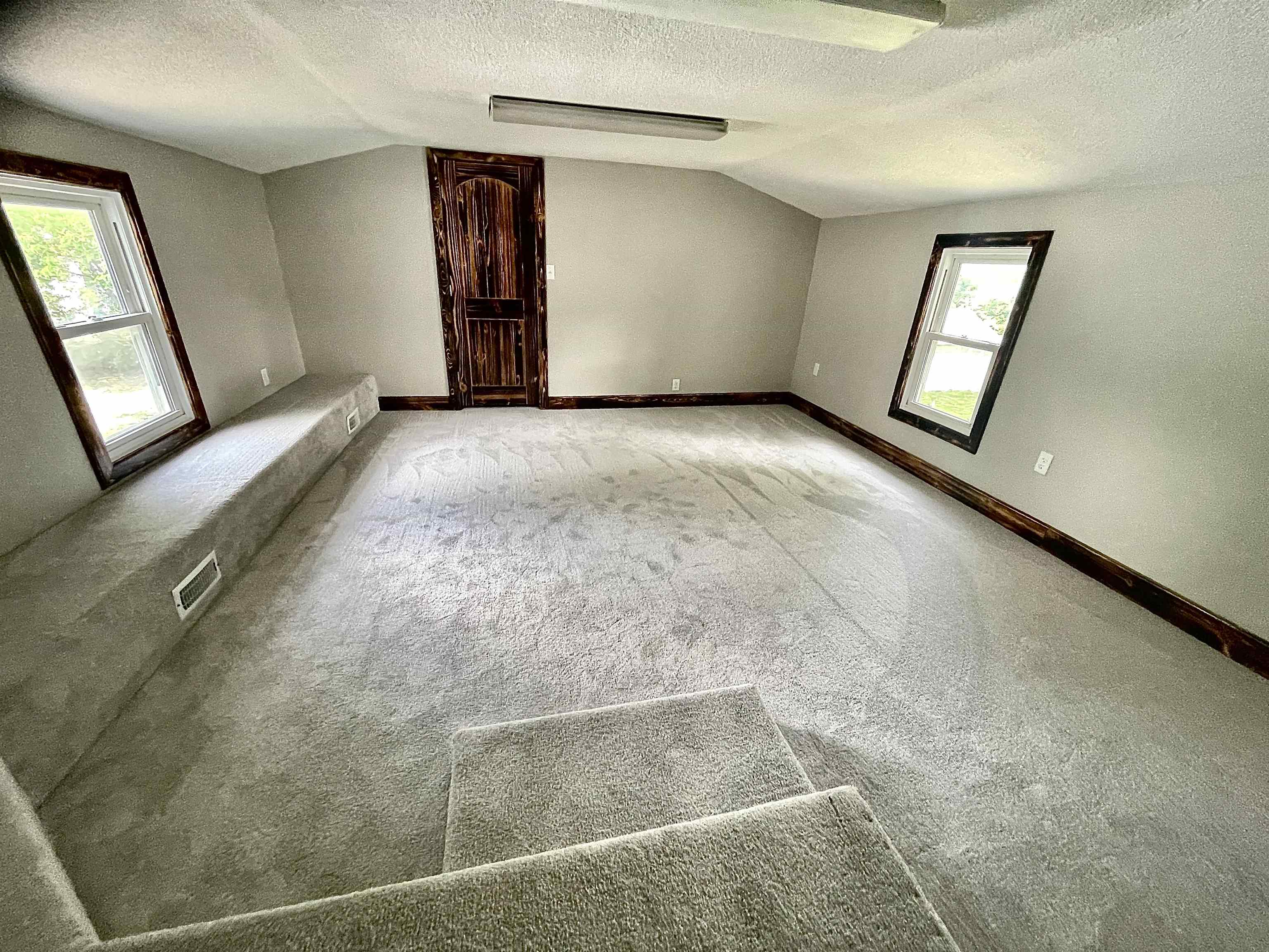 904 E 5th Ave. Property Photo 15