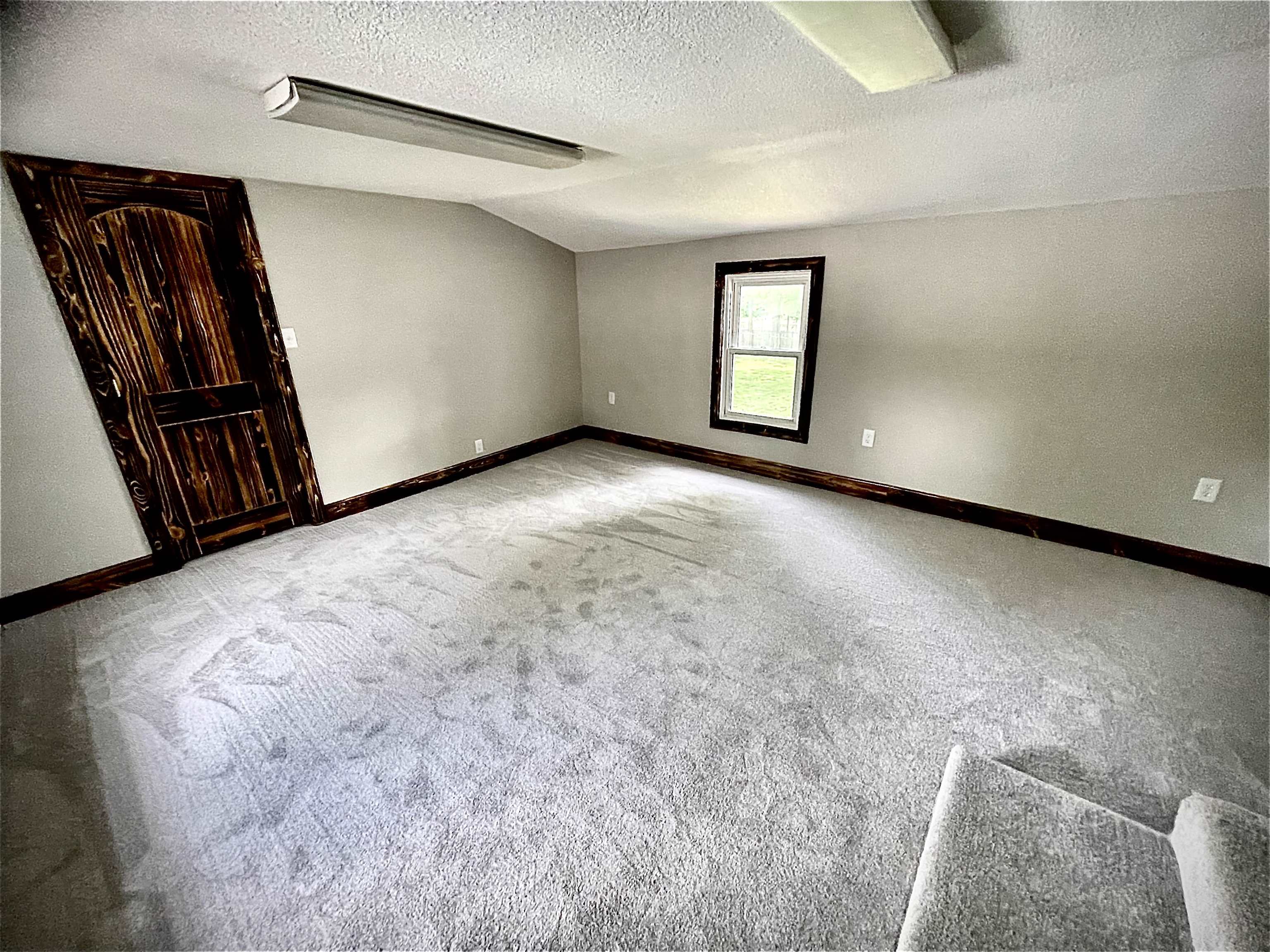 904 E 5th Ave. Property Photo 16
