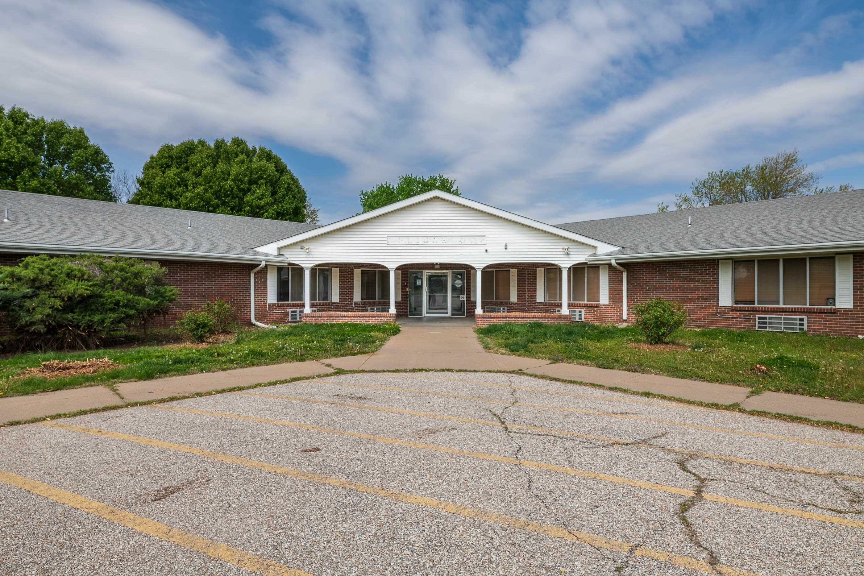 619 S Highway 77 Property Photo 1