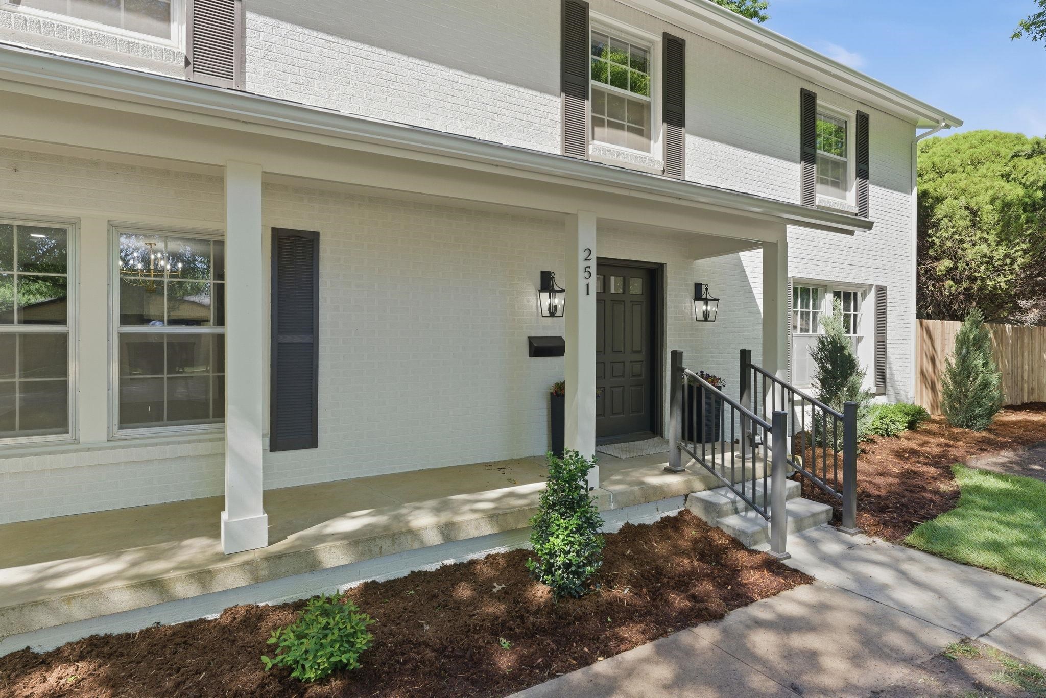 251 N Post Oak Road Property Photo 4