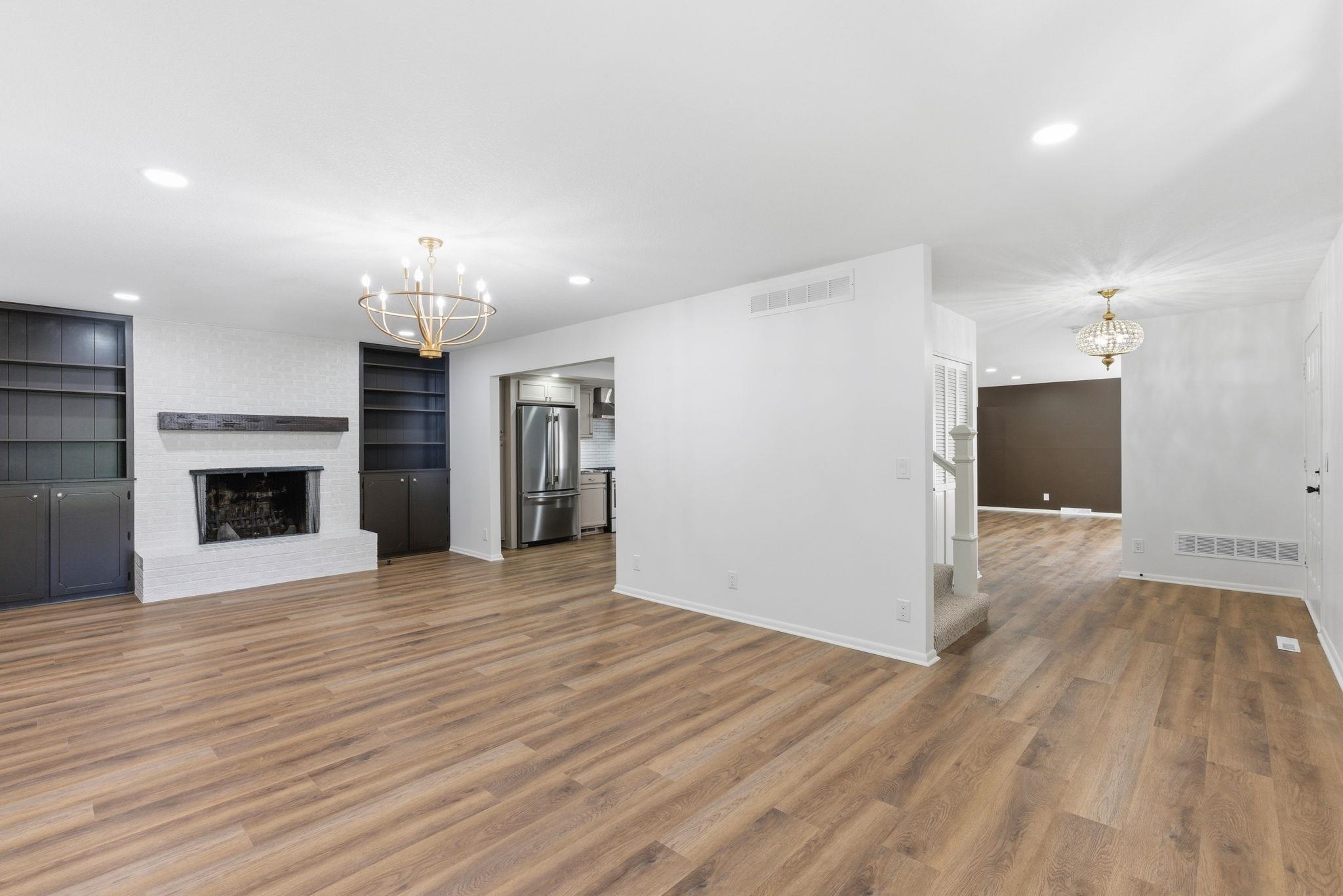 251 N Post Oak Road Property Photo 7