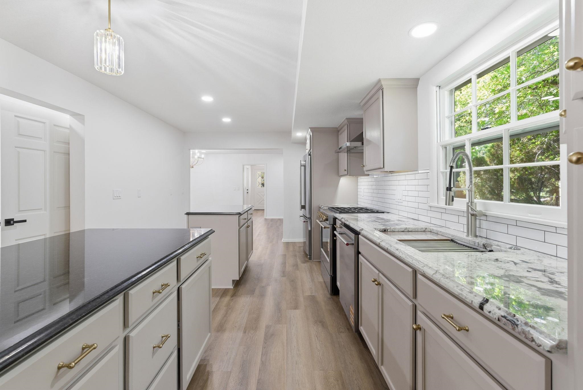 251 N Post Oak Road Property Photo 12