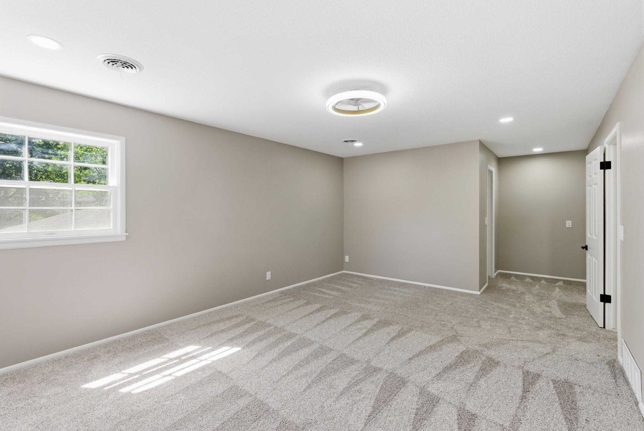 251 N Post Oak Road Property Photo 21