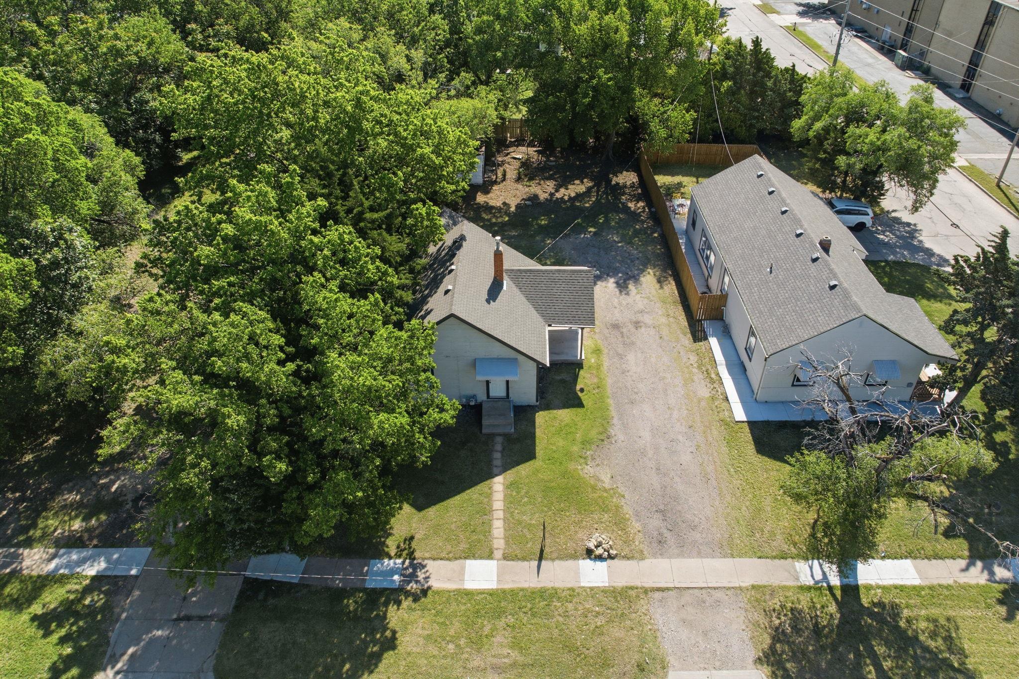 1204 N Oliver Ave Property Photo 3