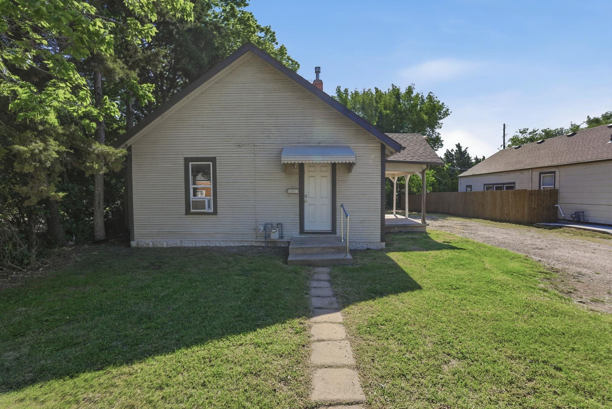1204 N Oliver Ave Property Photo 7