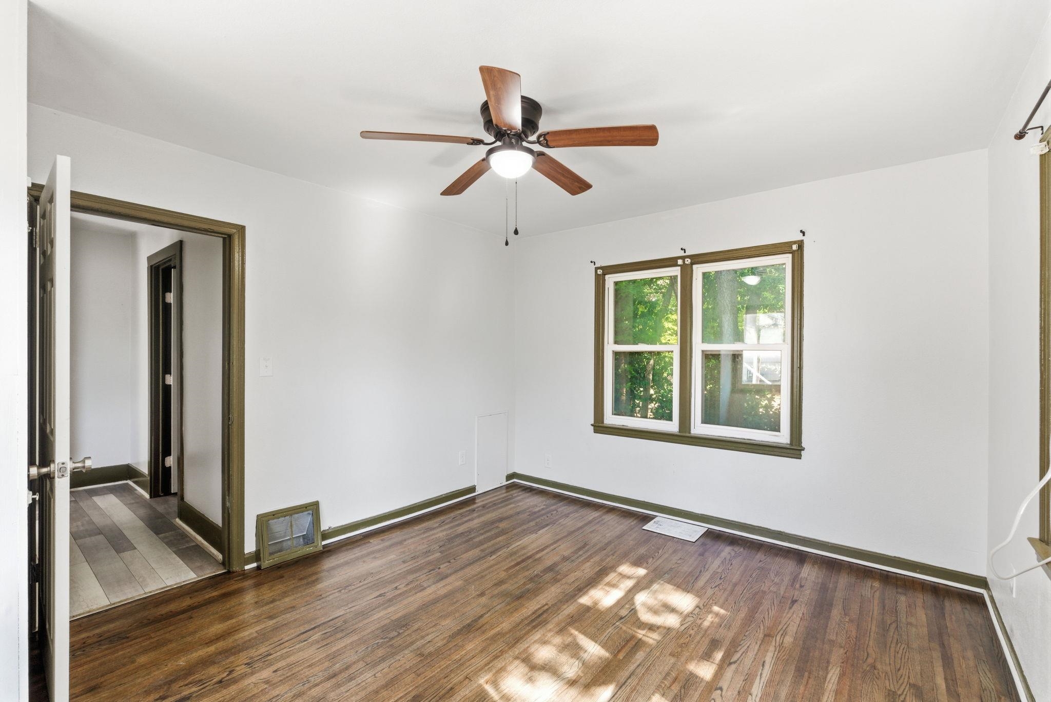 1204 N Oliver Ave Property Photo 23