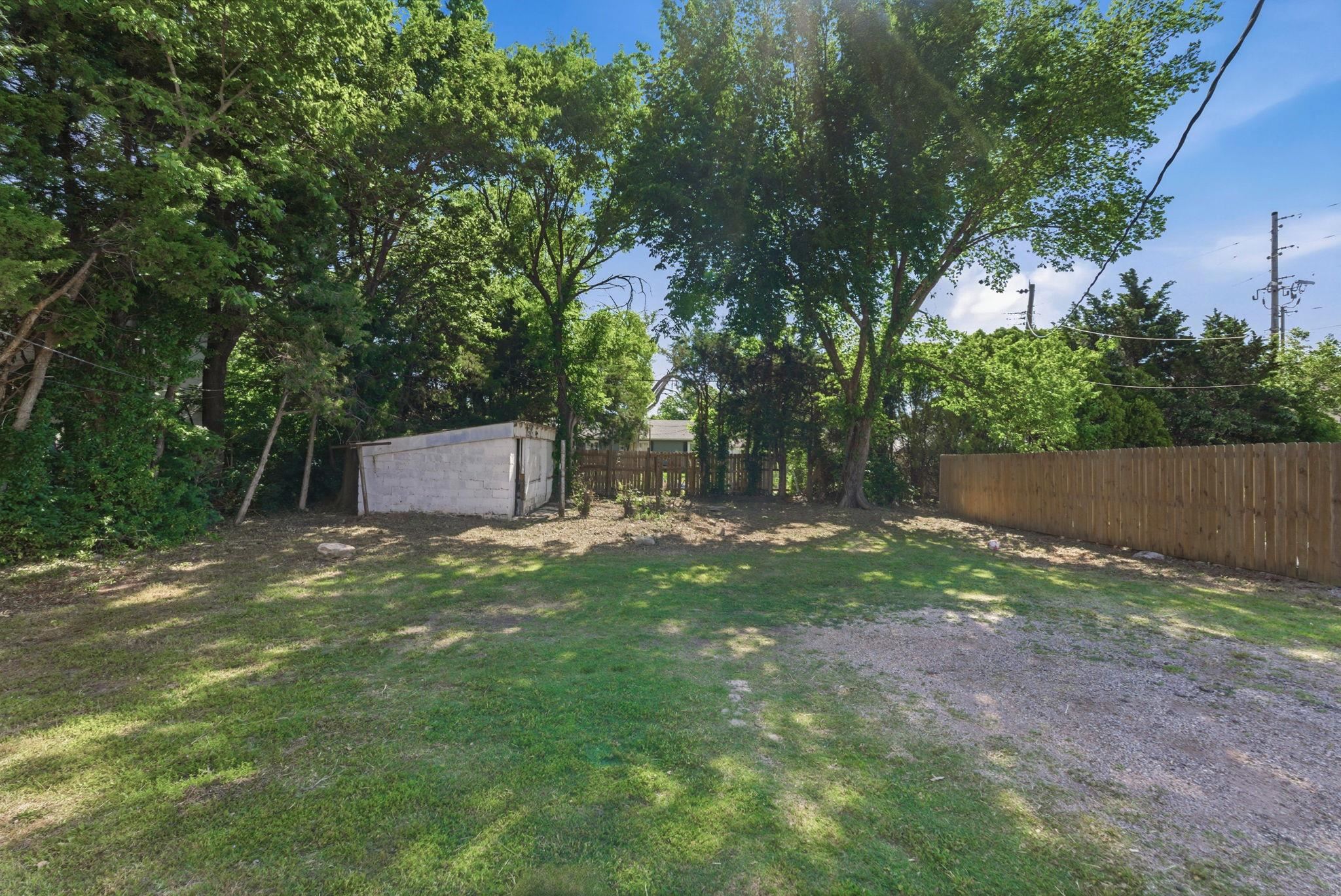 1204 N Oliver Ave Property Photo 26