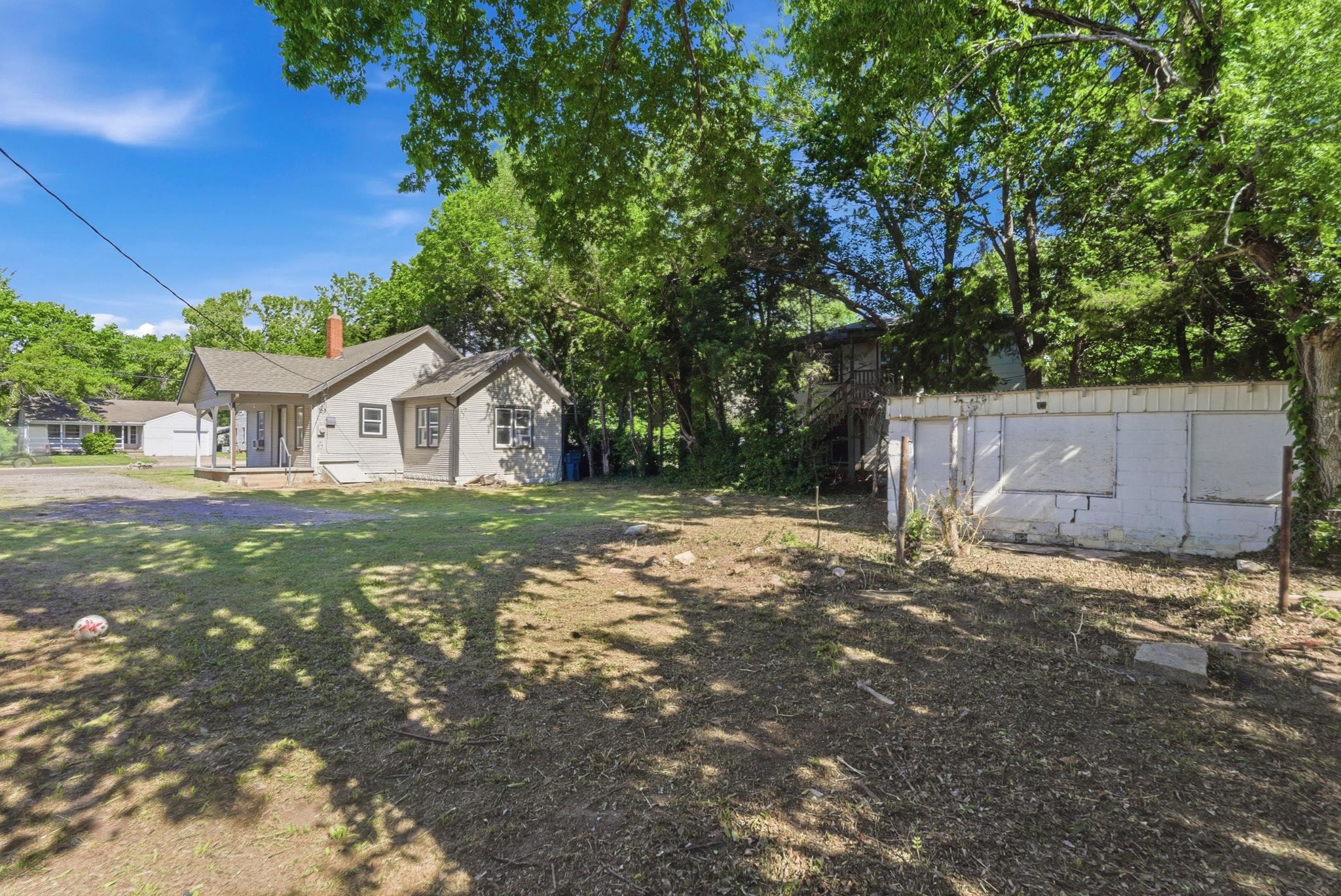 1204 N Oliver Ave Property Photo 27