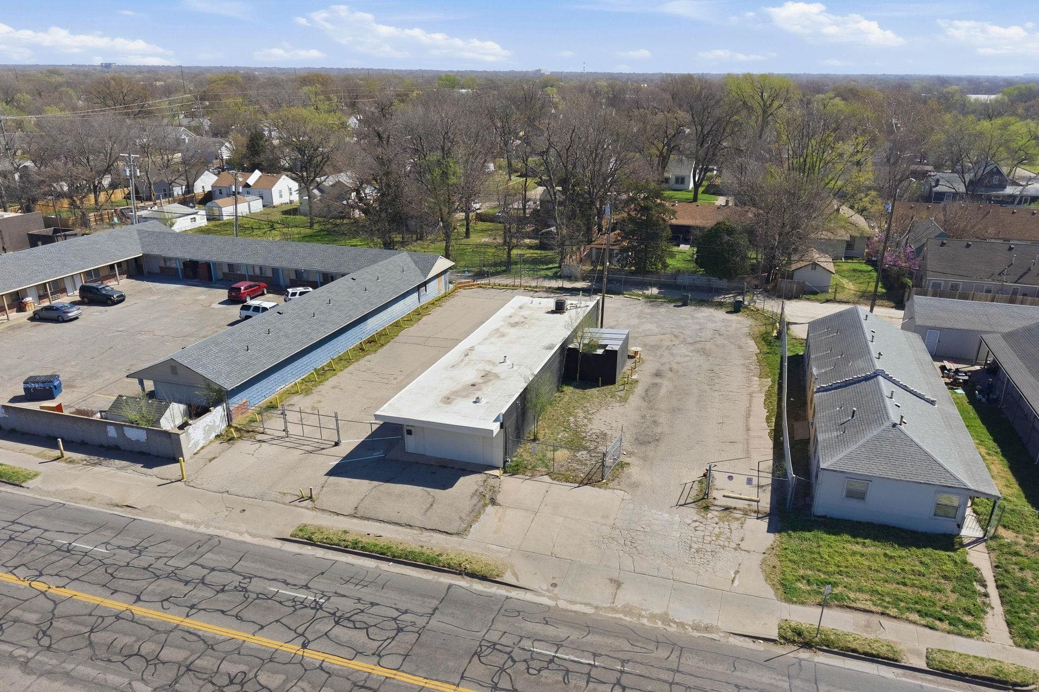 2032 S Broadway Property Photo 2