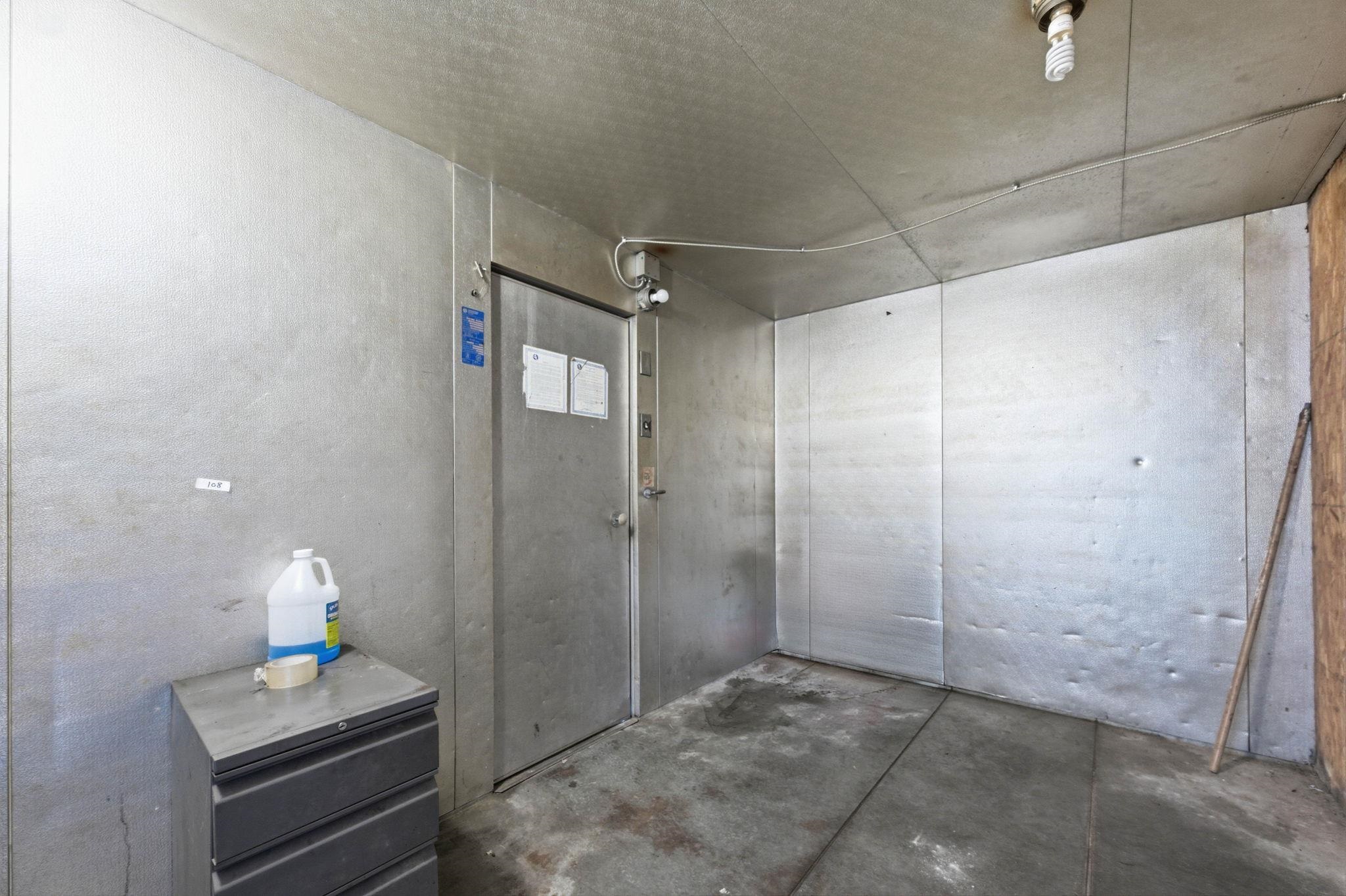 2032 S Broadway Property Photo 10