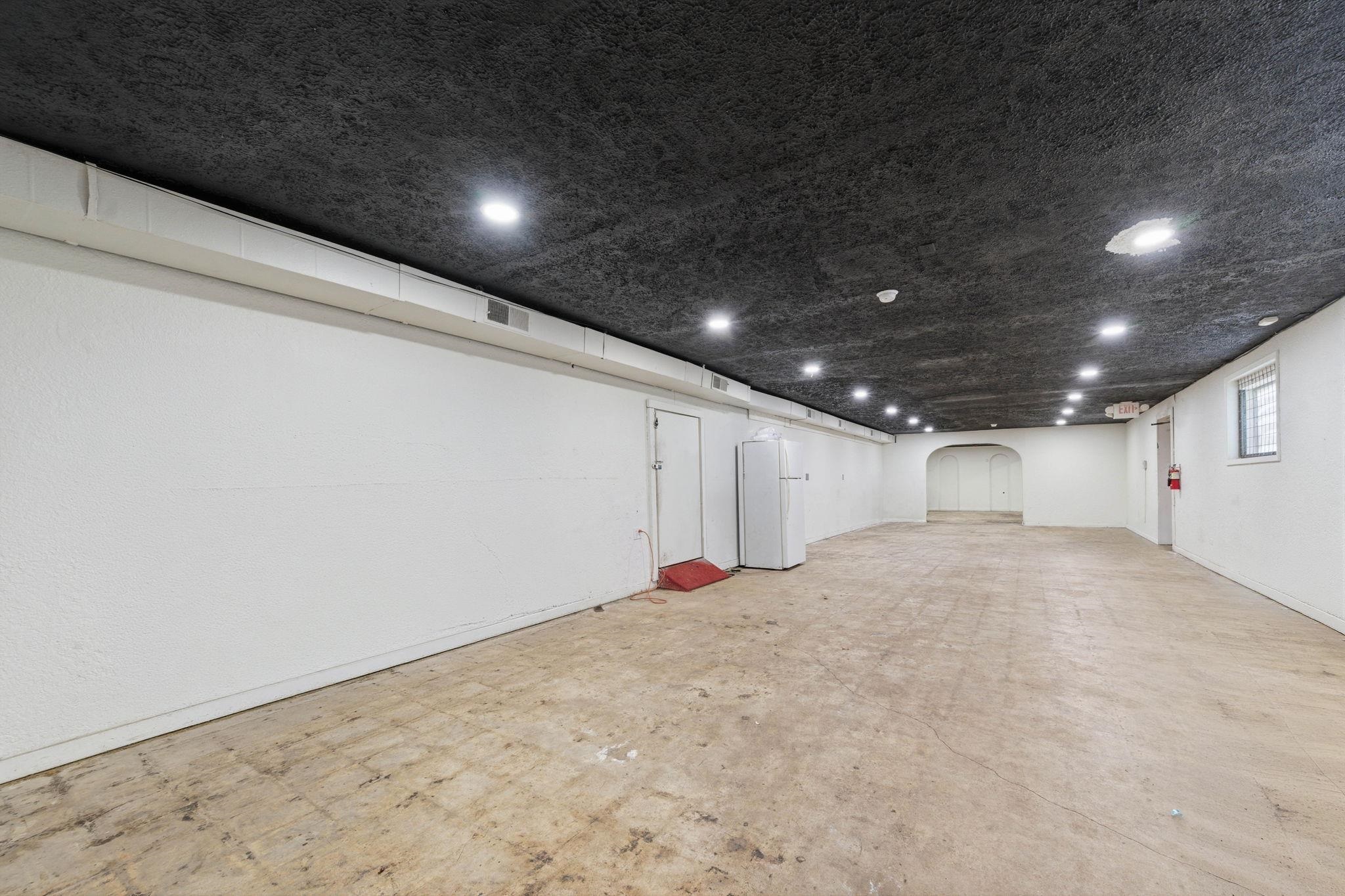 2032 S Broadway Property Photo 14